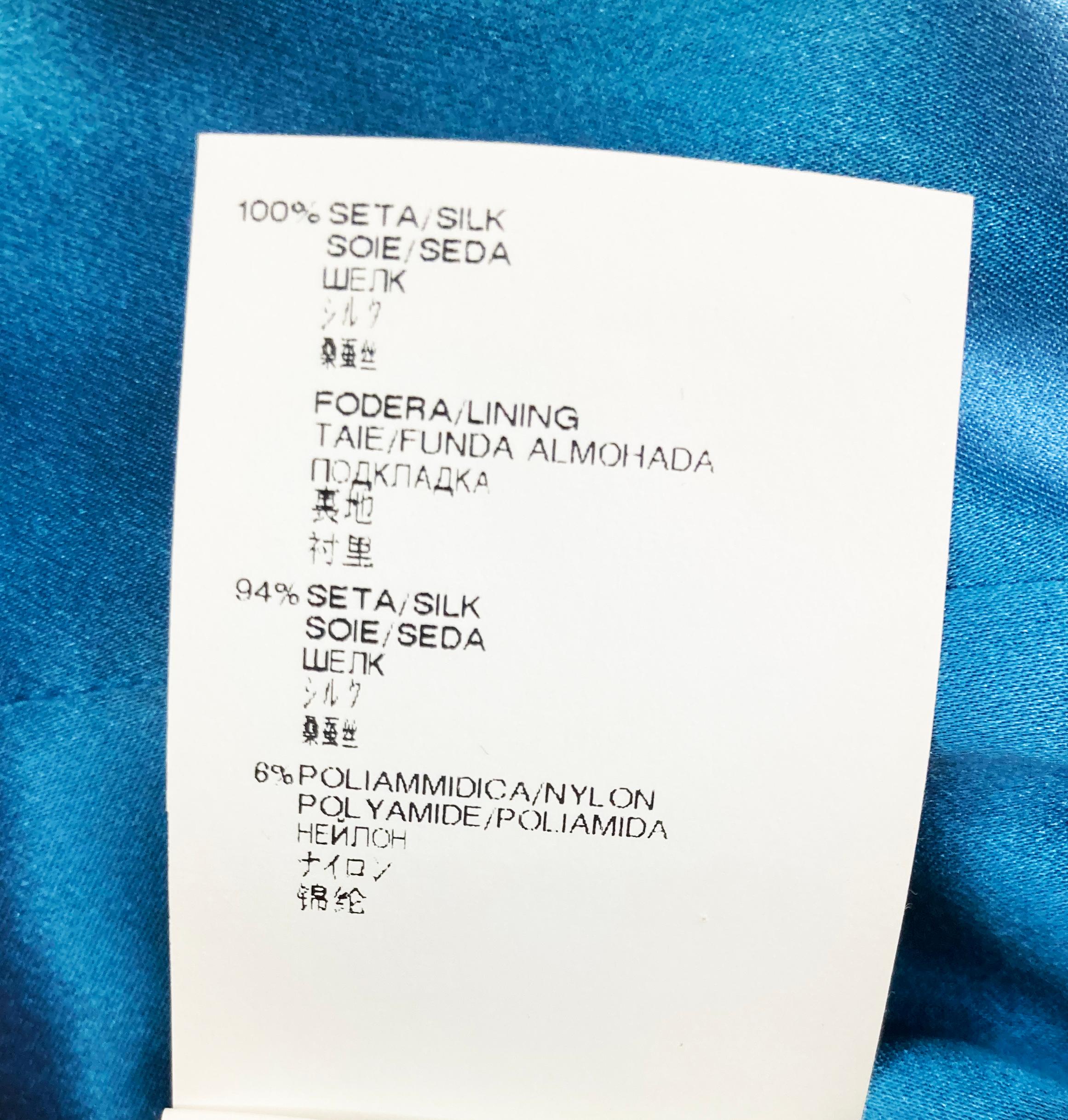 Versace - Robe asymétrique en soie bleue asymétrique vue sur Donatella 38 - 2 ; 44 - 8 en vente 7