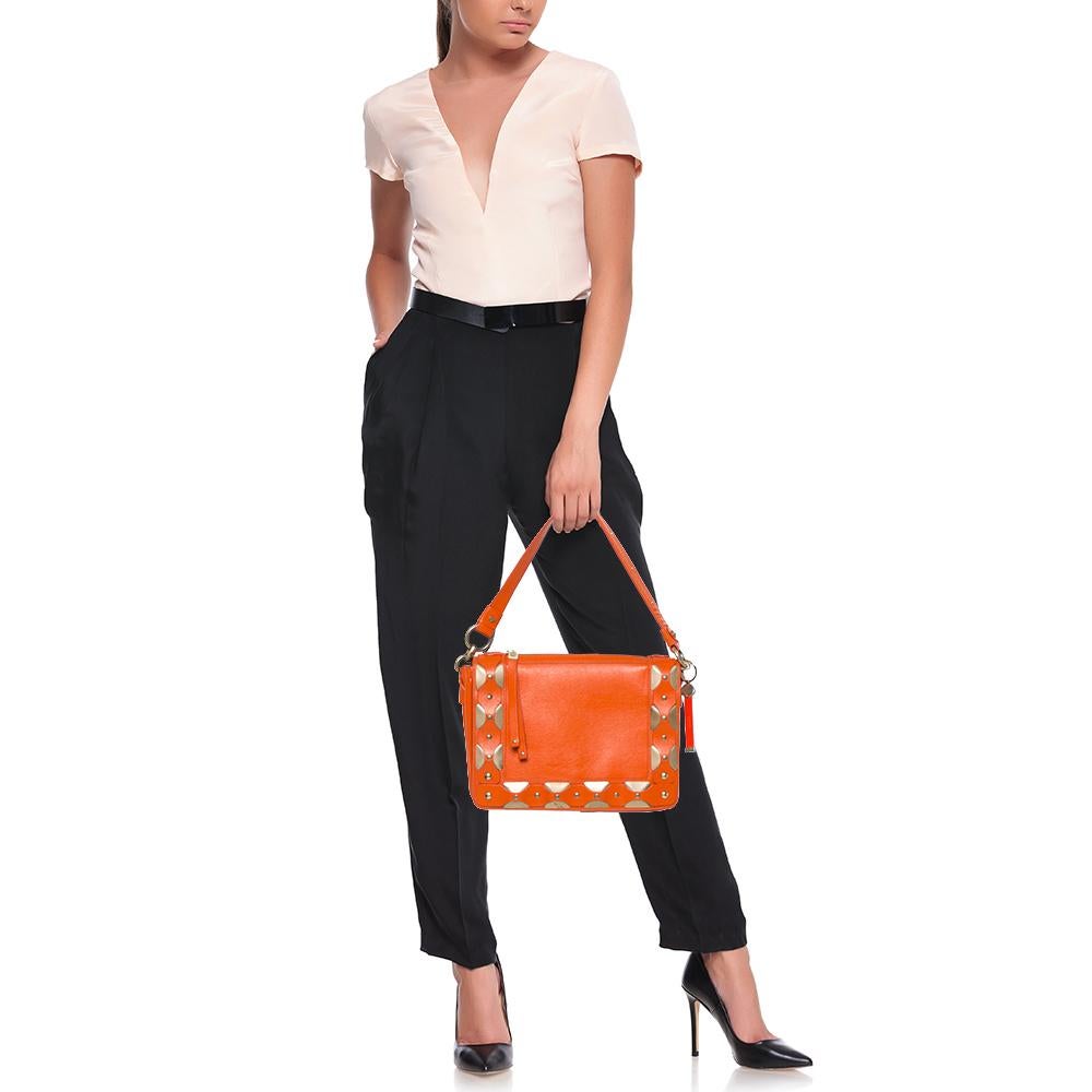 Arancia Borsa a tracolla con patta borchiata in pelle arancione Versace