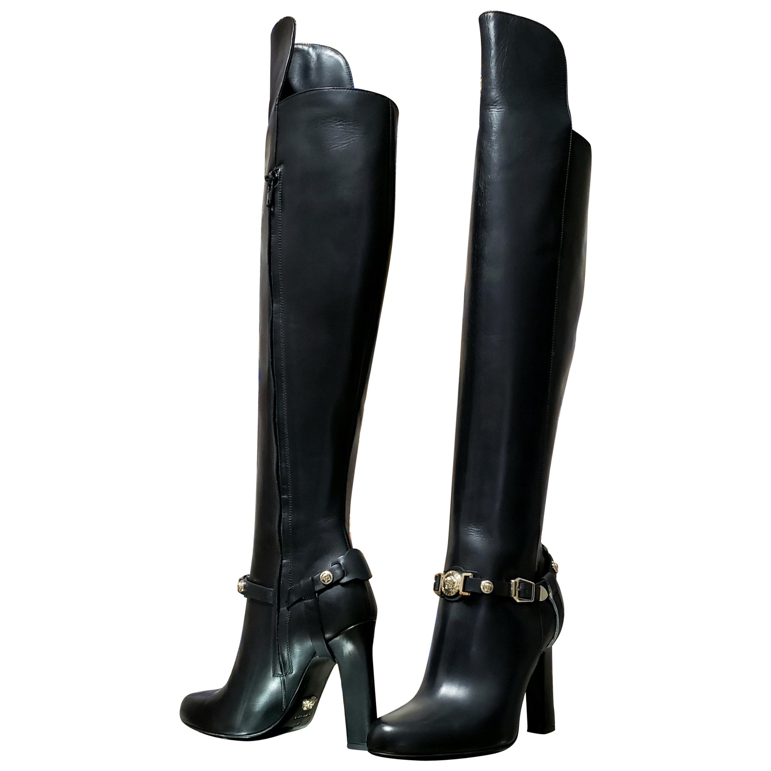 VERSACE OVER-THE-KNEE BLACK LEATHER HORSE RIDING STYLE Boots w/HIGH HEELS 35 - 5 For Sale