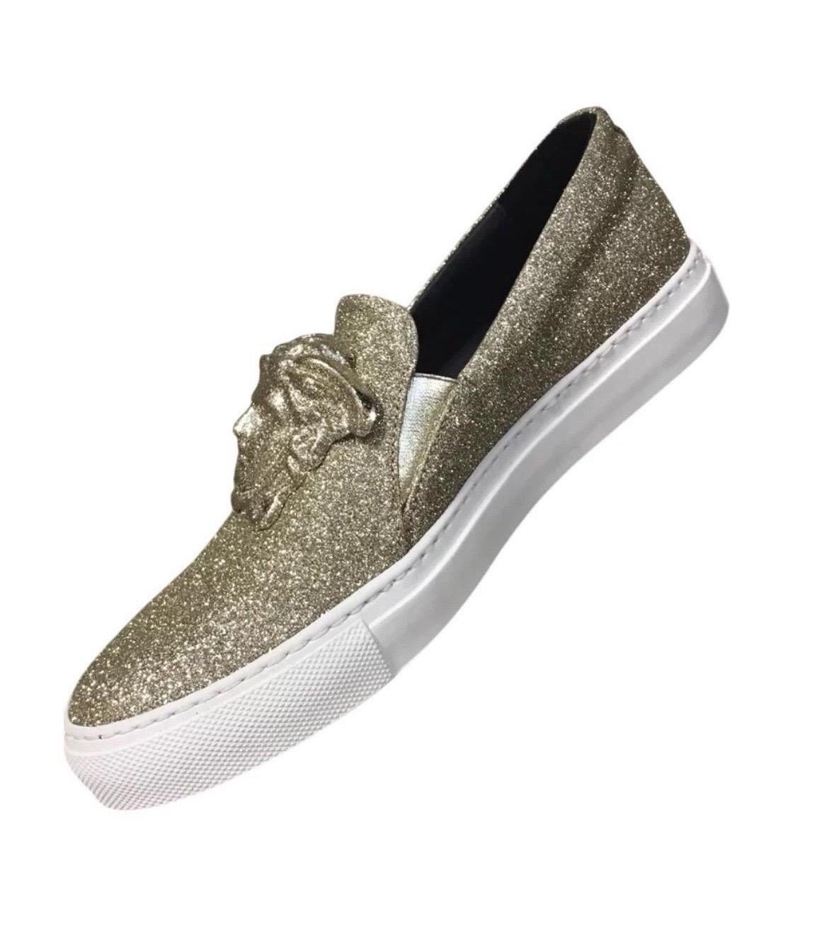 Versace Palazzo Low-Top Sneakers in Gold Glitter – Size 37.5 In New Condition For Sale In Montgomery, TX