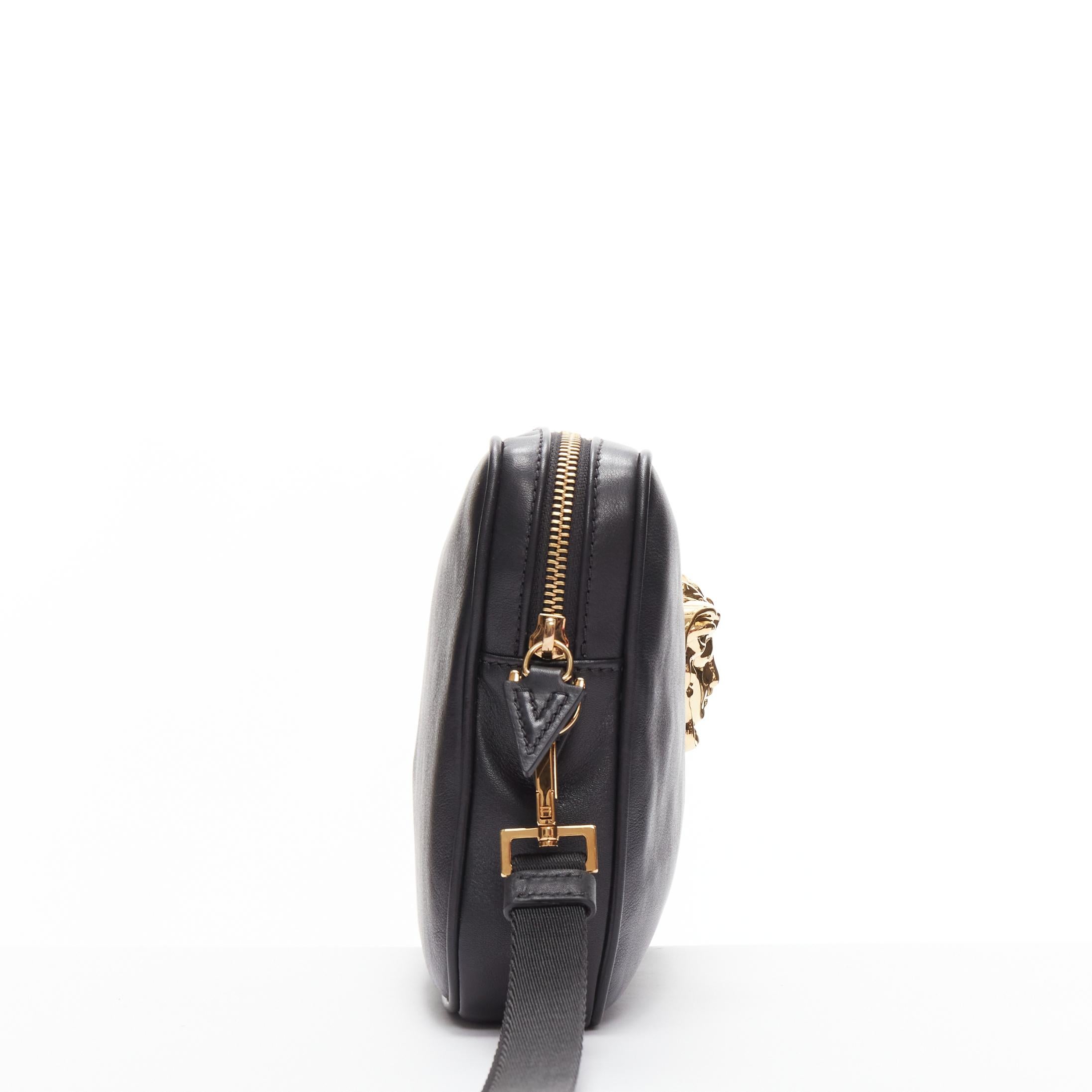 VERSACE Palazzo Medusa black lambskin leather gold zip wristlet clutch bag- In New Condition For Sale In Hong Kong, NT