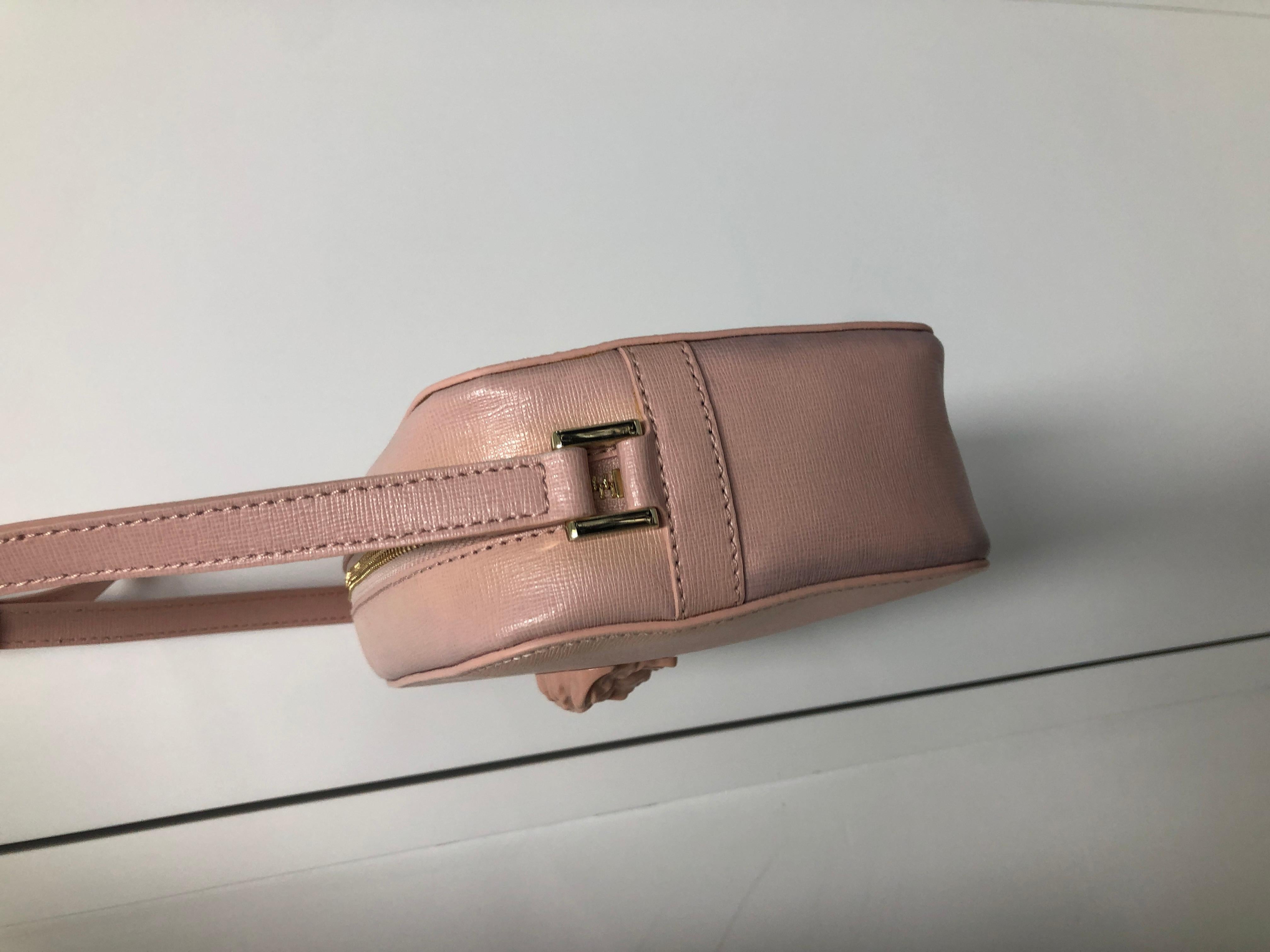 VERSACE Palazzo Medusa head blush pink saffiano leather crossbody camera bag In New Condition In Hong Kong, NT