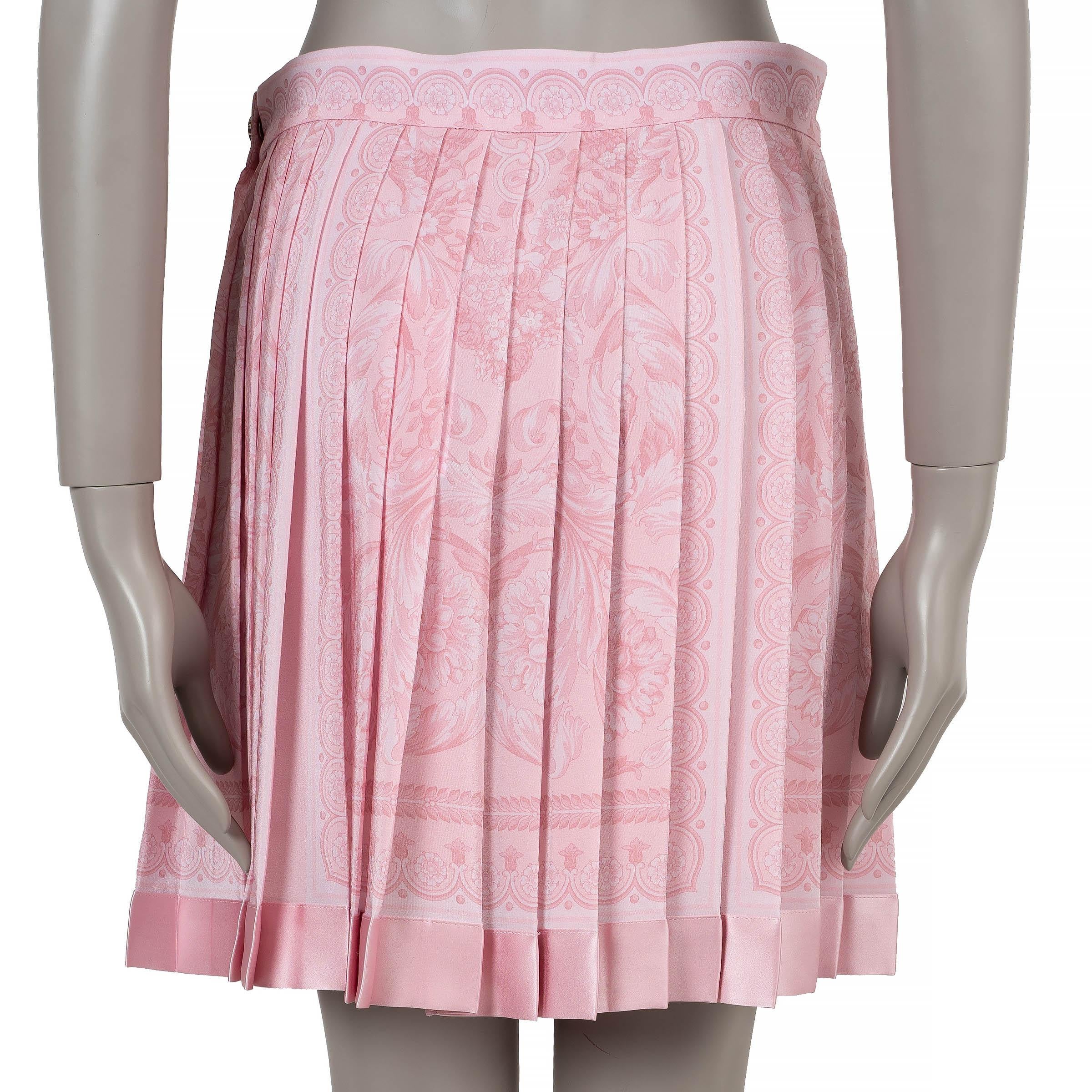 Beige VERSACE pale pink silk 2024 BAROCCO PLEATED MINI Skirt 44 L For Sale