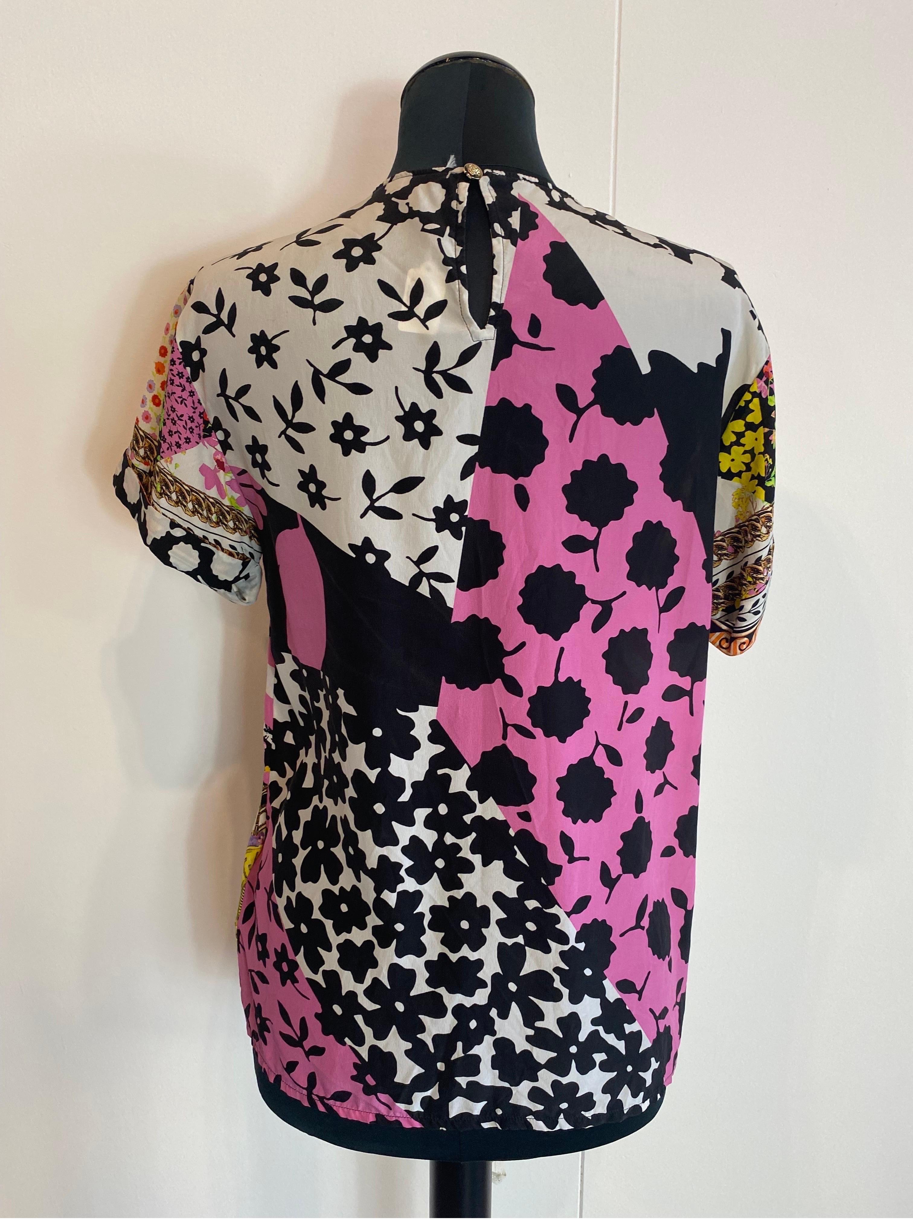 Versace patterned silk blouse In Excellent Condition For Sale In Carnate, IT
