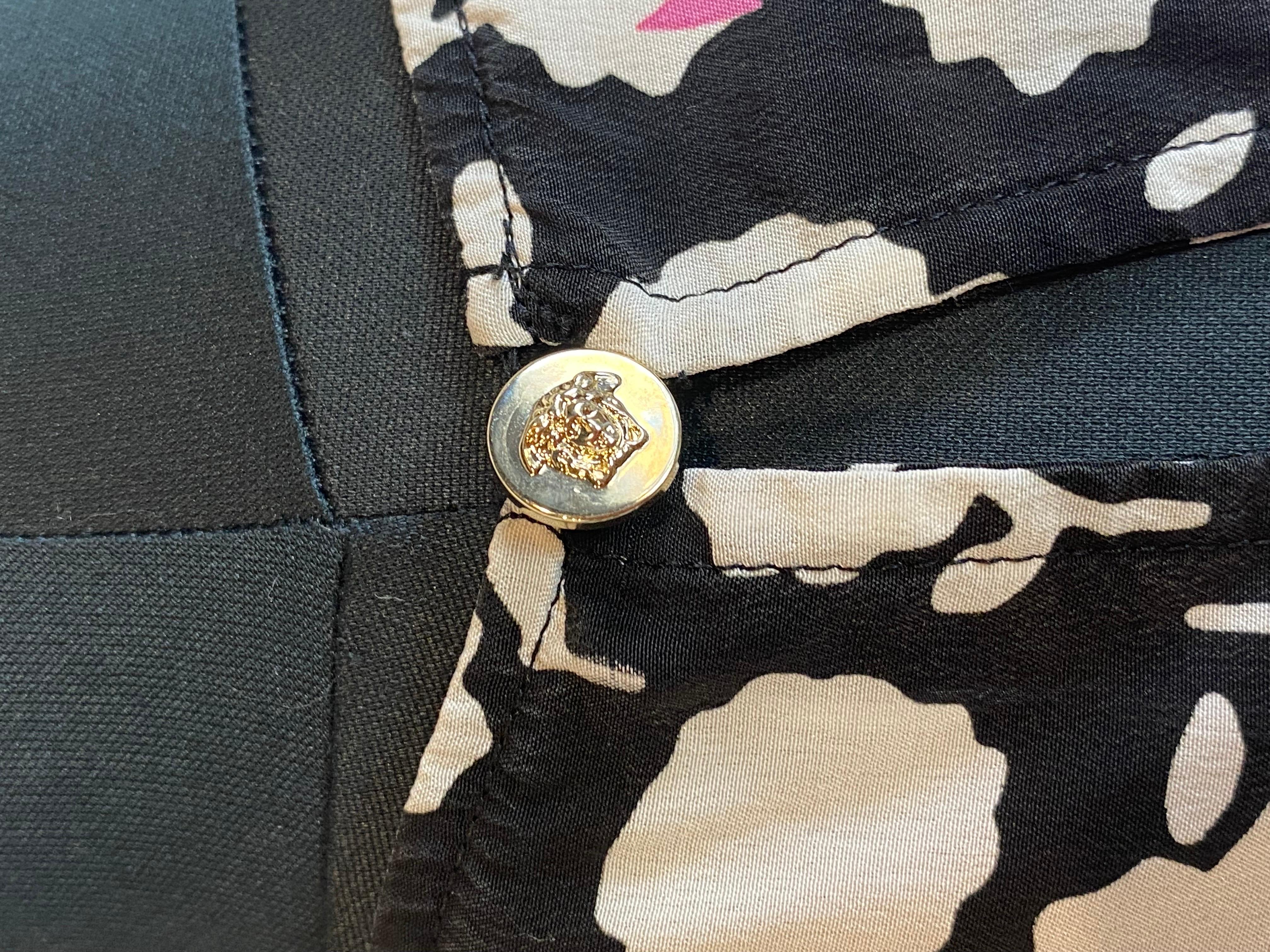Women's or Men's Versace patterned silk blouse For Sale