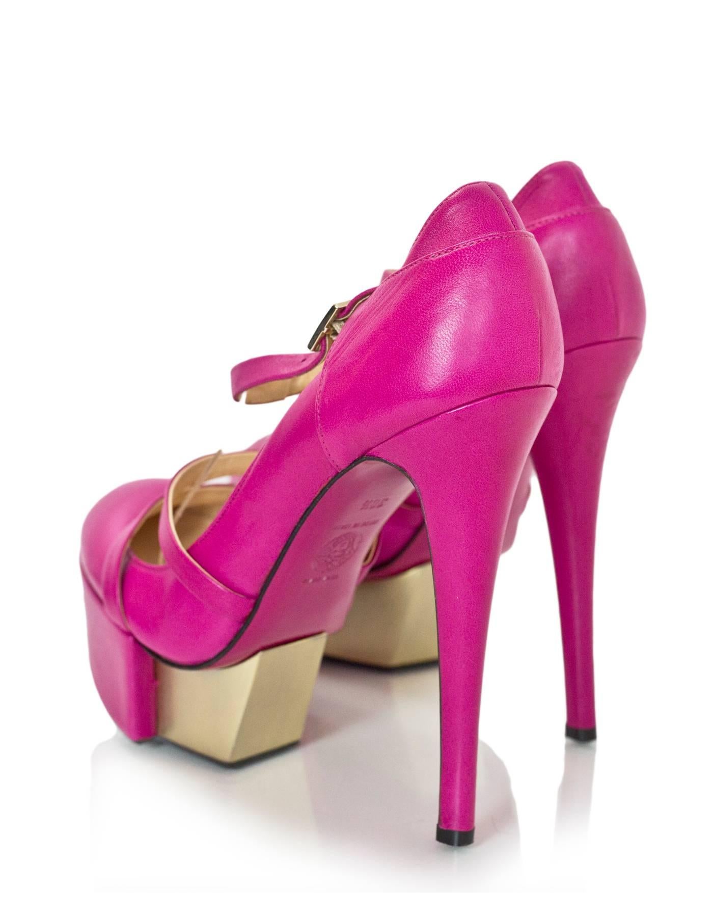 Versace Pink & Gold Platform Pumps Sz 38.5 with DB In Excellent Condition In New York, NY