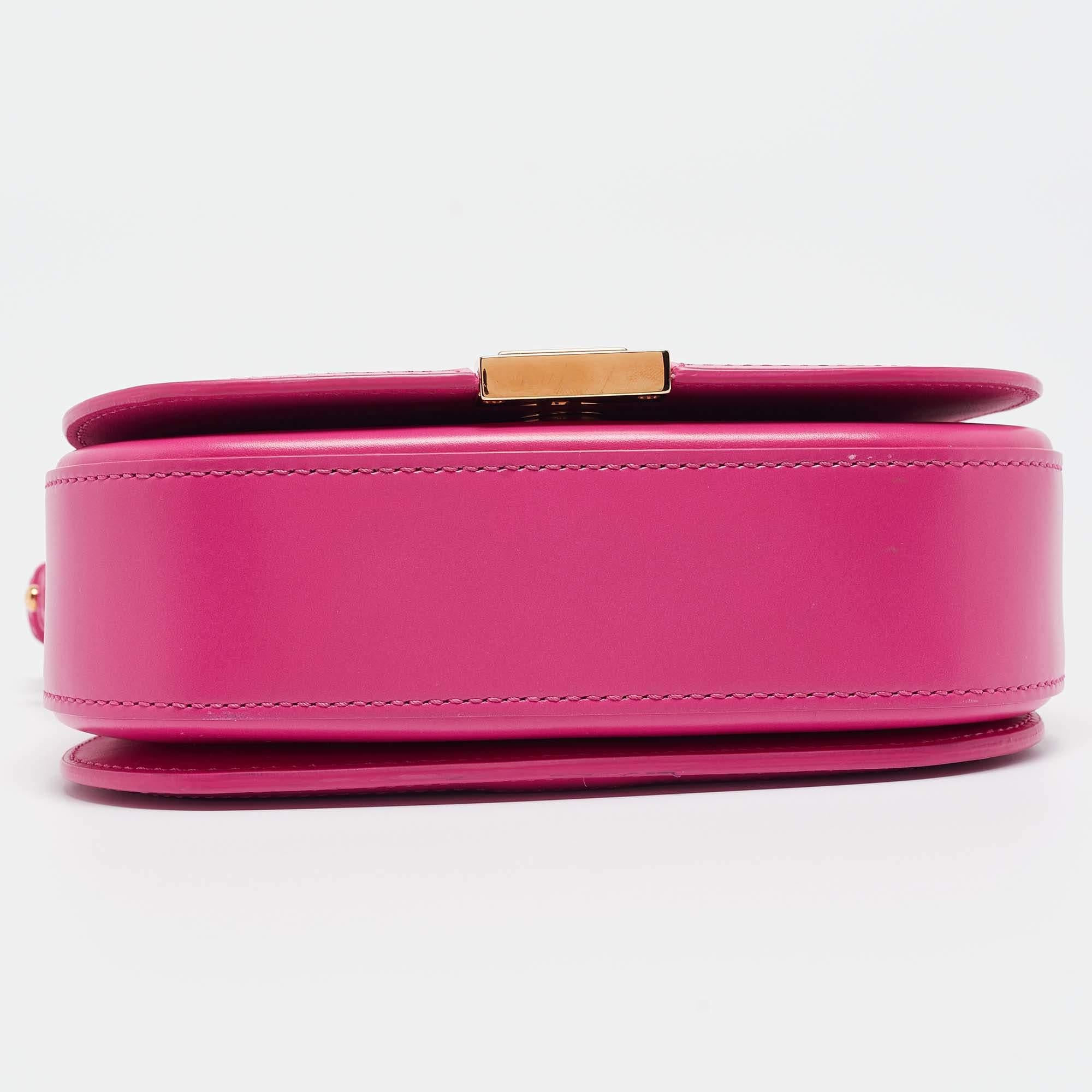 Versace Pink Leather Greca Shoulder Bag For Sale 15