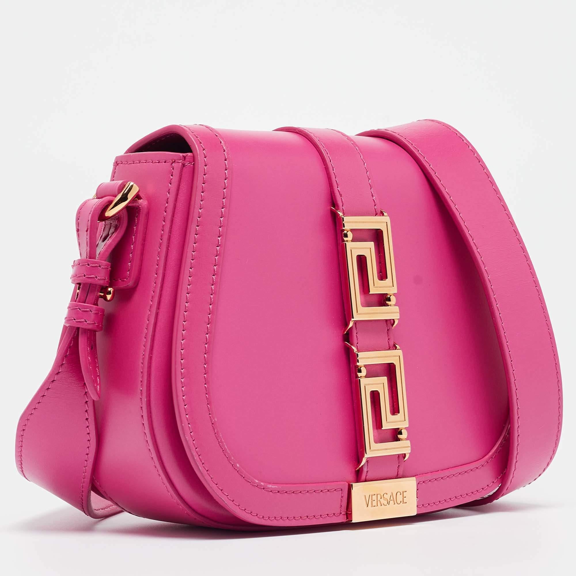 Versace Pink Leather Greca Shoulder Bag For Sale 2
