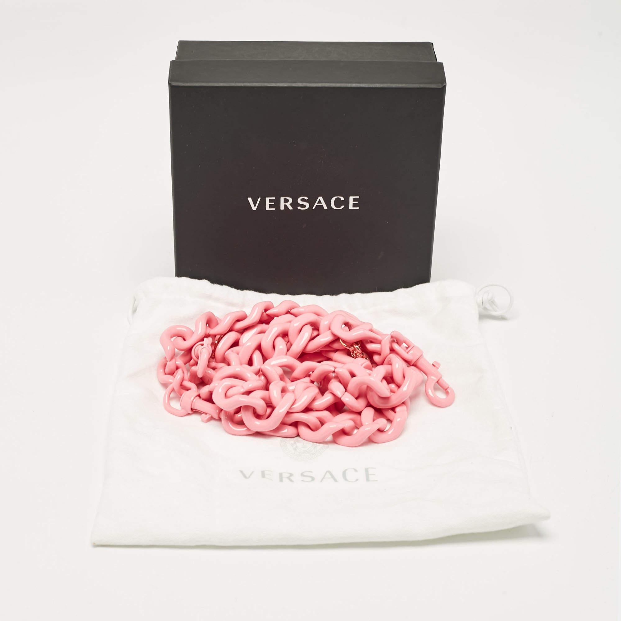 Tracolla per borsa Versace in plastica rosa A Link In condizioni buone in vendita a Dubai, Al Qouz 2