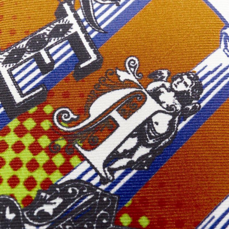 Beige VERSACE Pop Temple Vintage Tribute print silk tie ICR7001 A236195 A7000 For Sale