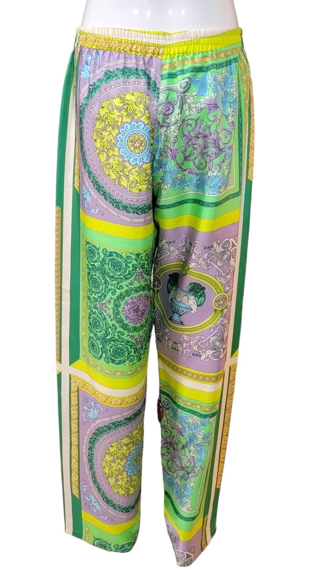Versace Popstar Silk Pajamas Lounge Men’s Set Resort 2021 4
