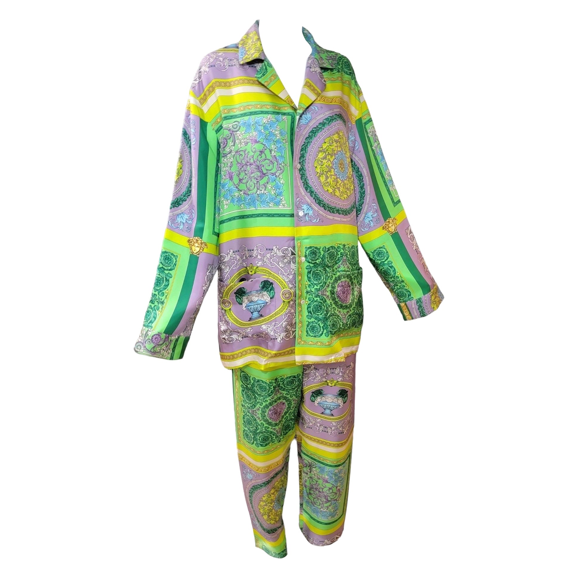 Versace Popstar Silk Pajamas Lounge Men’s Set Resort 2021 In Excellent Condition In Concord, NC