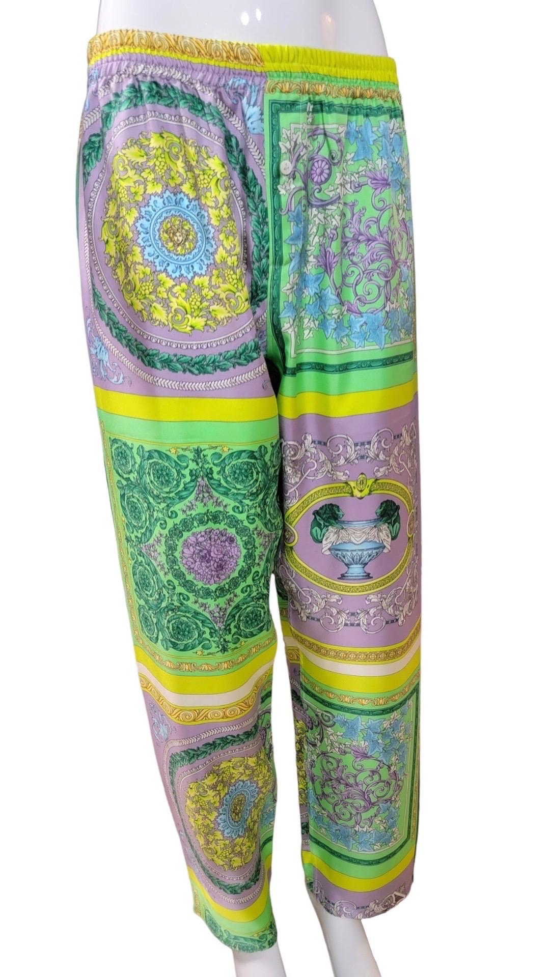 Versace Popstar Silk Pajamas Lounge Men’s Set Resort 2021 1