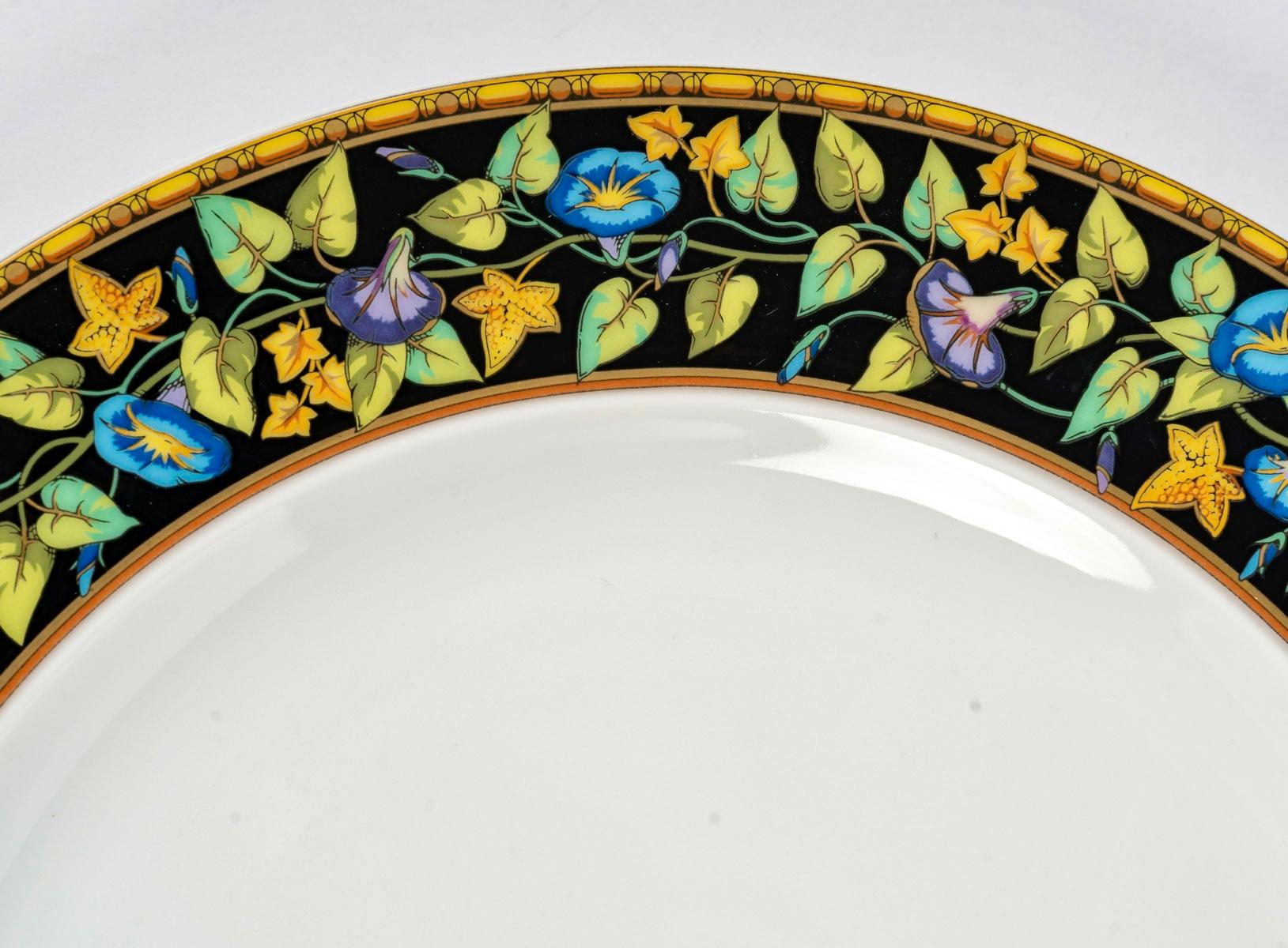 Fine XX secolo Versace - Servizio da tavola in porcellana Oro Edera 19 Pezzi in vendita