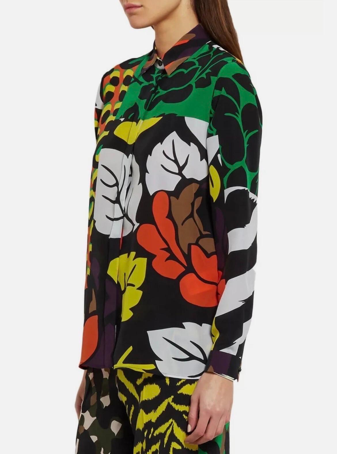 Black Versace Printed 100% Silk Button Up Shirt 38 - 4 For Sale