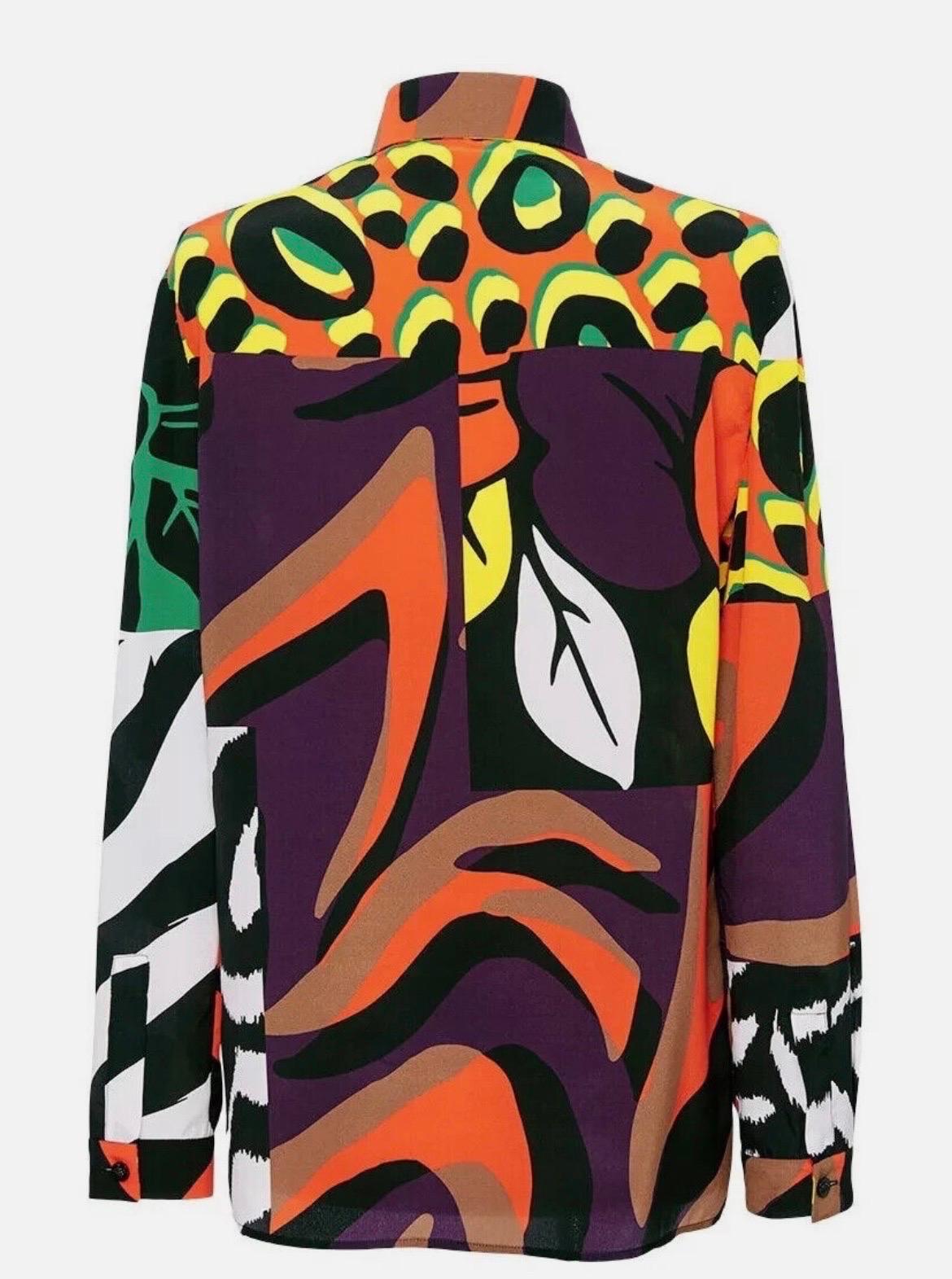 Versace Printed 100% Silk Button Up Shirt 38 - 4 For Sale 2