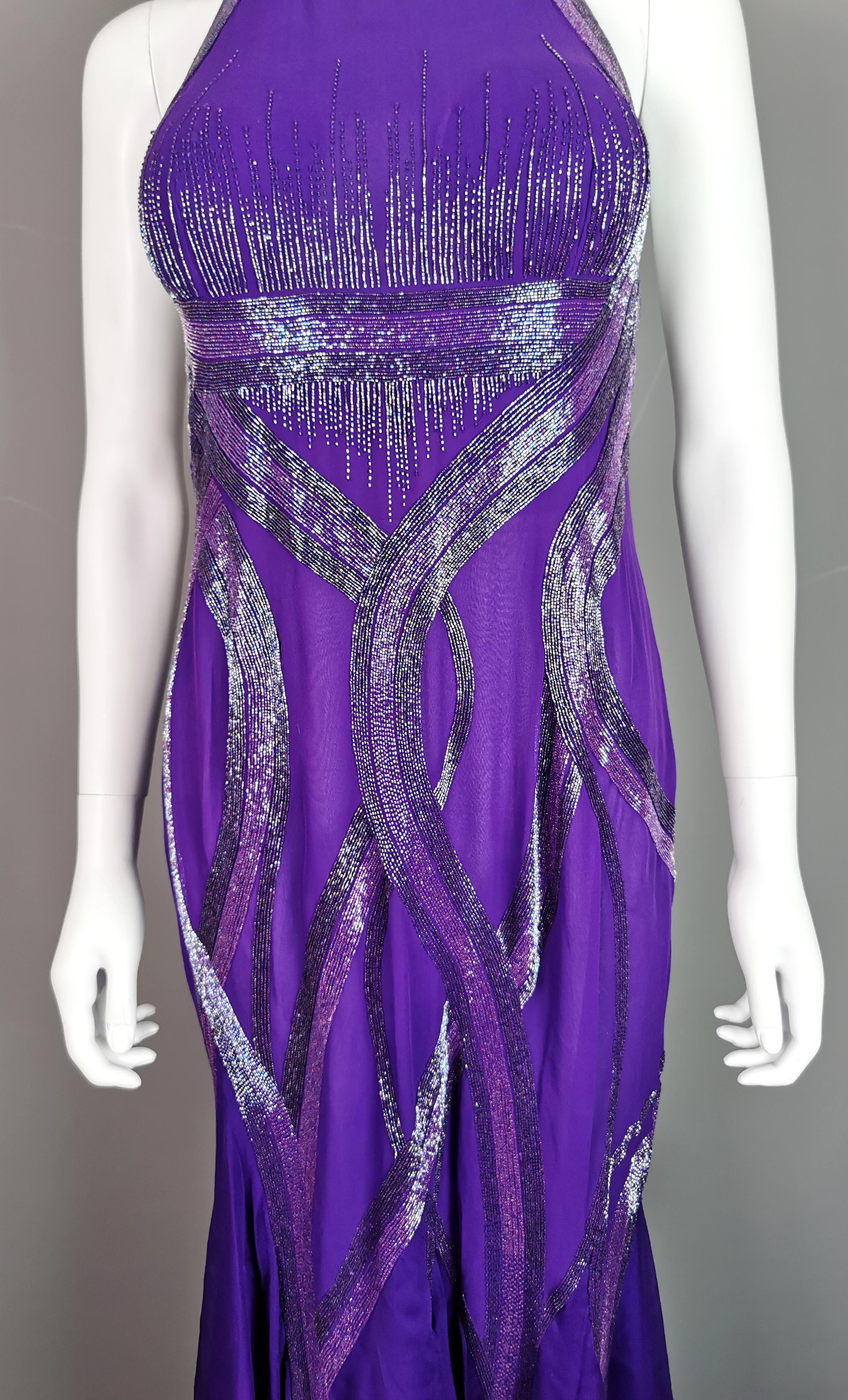 Robe de soirée en mousseline de soie perlée violette de Versace, robe  en vente 3