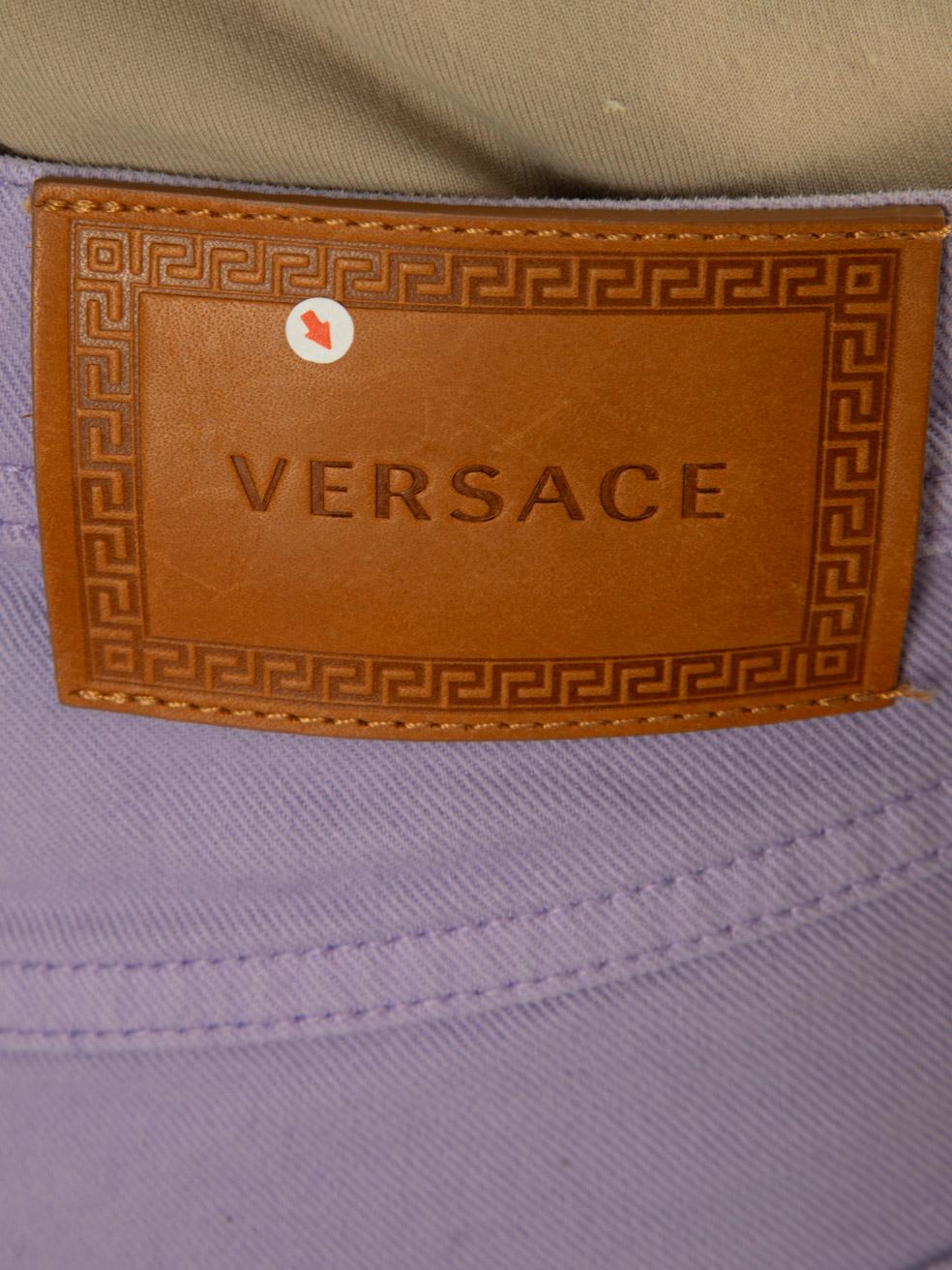 Mini-short en denim violet Versace Taille XS Pour femmes en vente