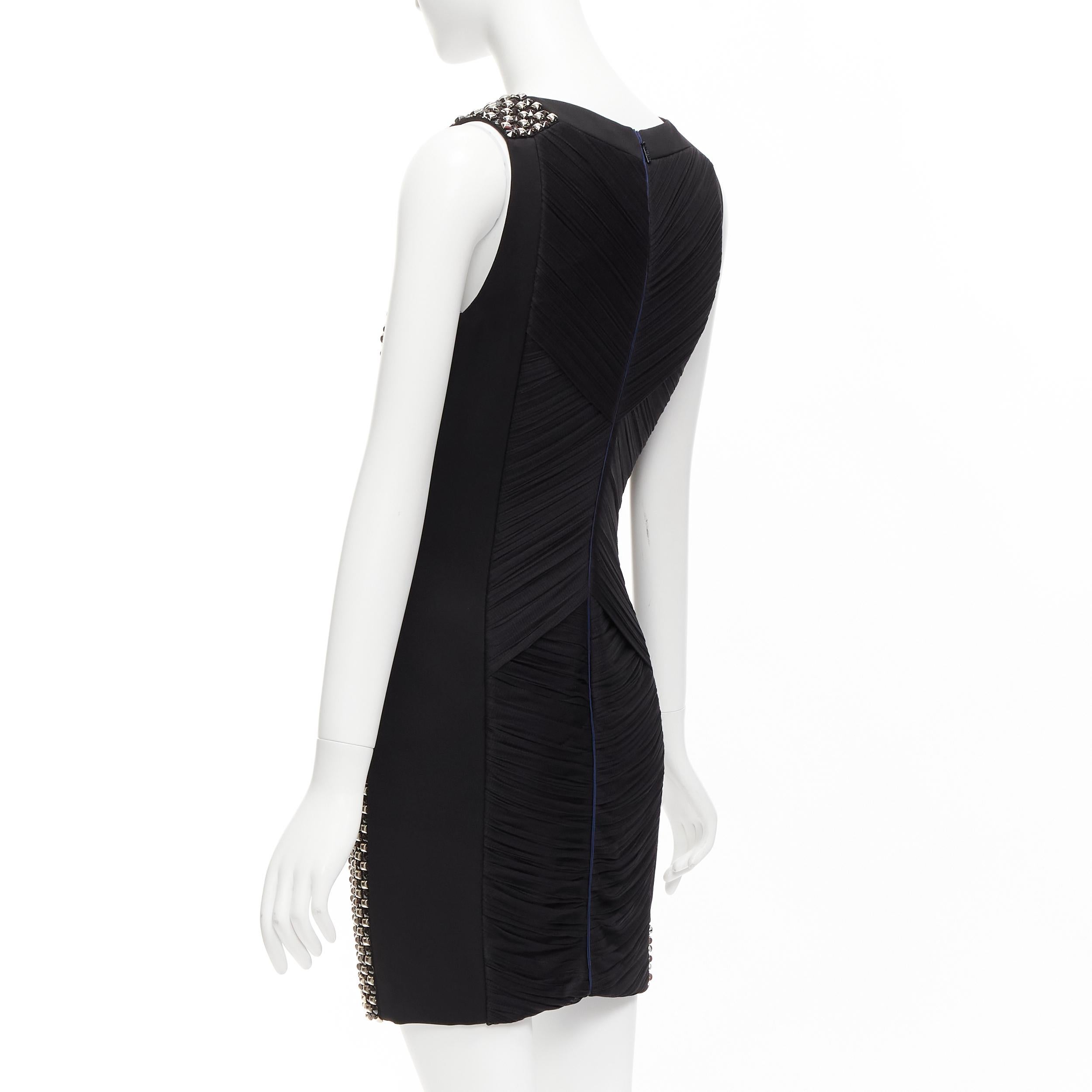 VERSACE vestido de seda púrpura con tachuelas plateadas y bloques de color IT42 M en venta 1