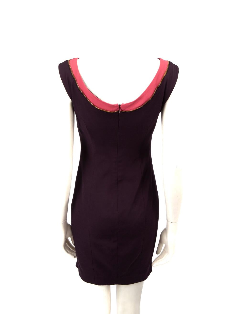 Versace Lila verziertes Kleid mit Reißverschluss Größe M (Schwarz) im Angebot