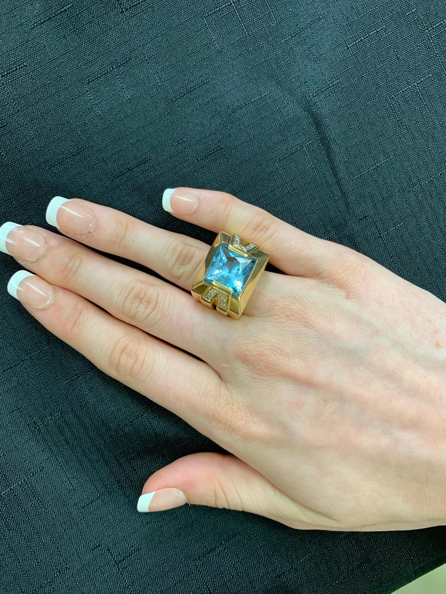 Versace Rectangular Blue Topaz and Diamond Cocktail Ring, 18K Yellow Gold In Excellent Condition In New York, NY
