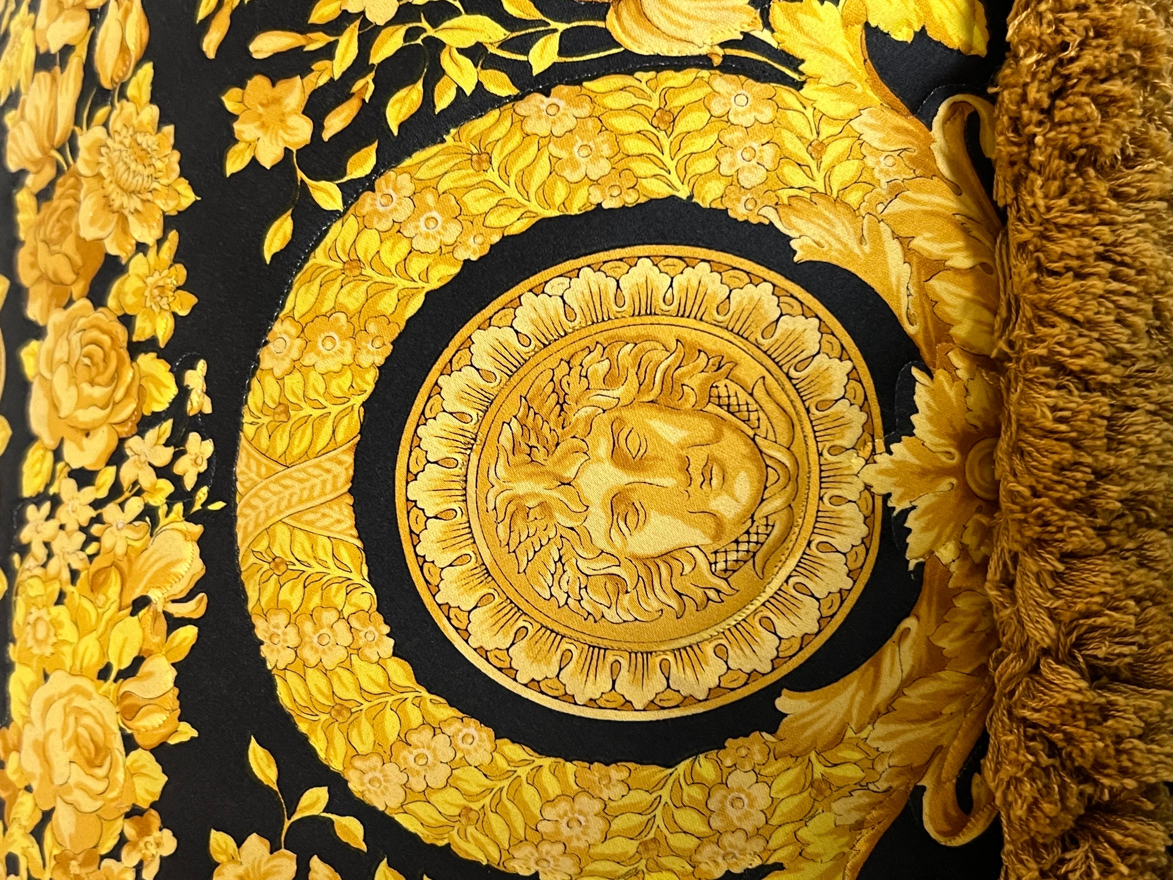 Versace Rectangular Silk and Velvet Pillow In Good Condition For Sale In Miami, FL