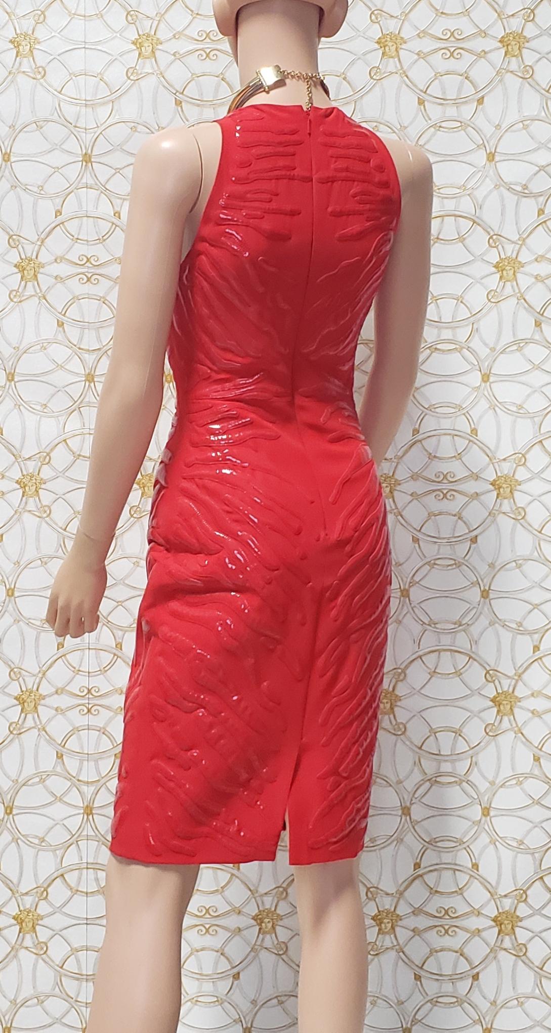 Versace Red Crepe Cady Sheath Dress With Vinyl Animal Stripes 40 - 4/6 For Sale 2