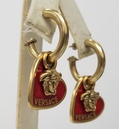 Versace Boucles d'oreilles cœurs Versace rouges