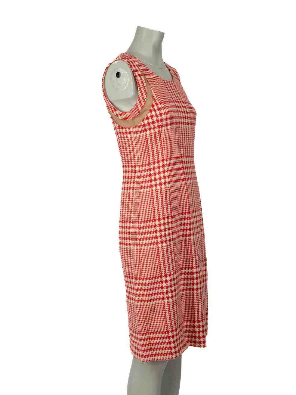 CONDITION is Very good. Hardly any visible wear to dress is evident on this used Versace designer resale item. This item comes with original hanger.

Details
Red
Synthetic
Dress
Houndstooth pattern
Sleeveless
Round neck
Knee length
Mesh