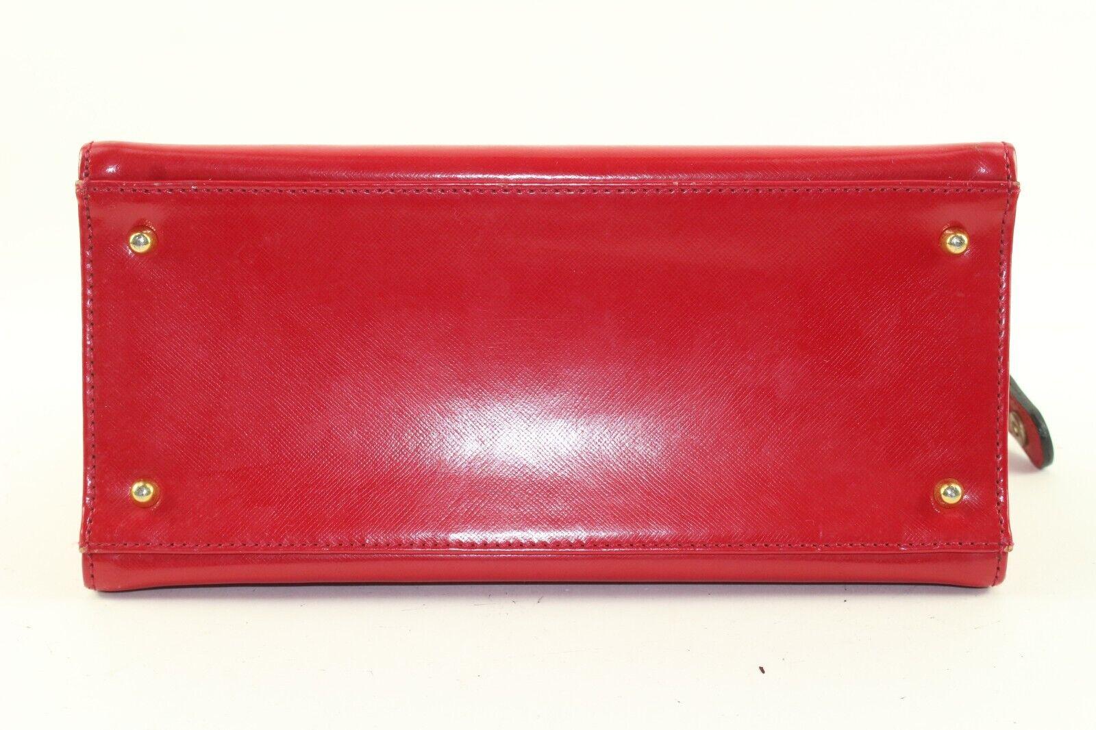 Versace Rote Leder-Tasche mit Charme 5VER1214K im Angebot 7