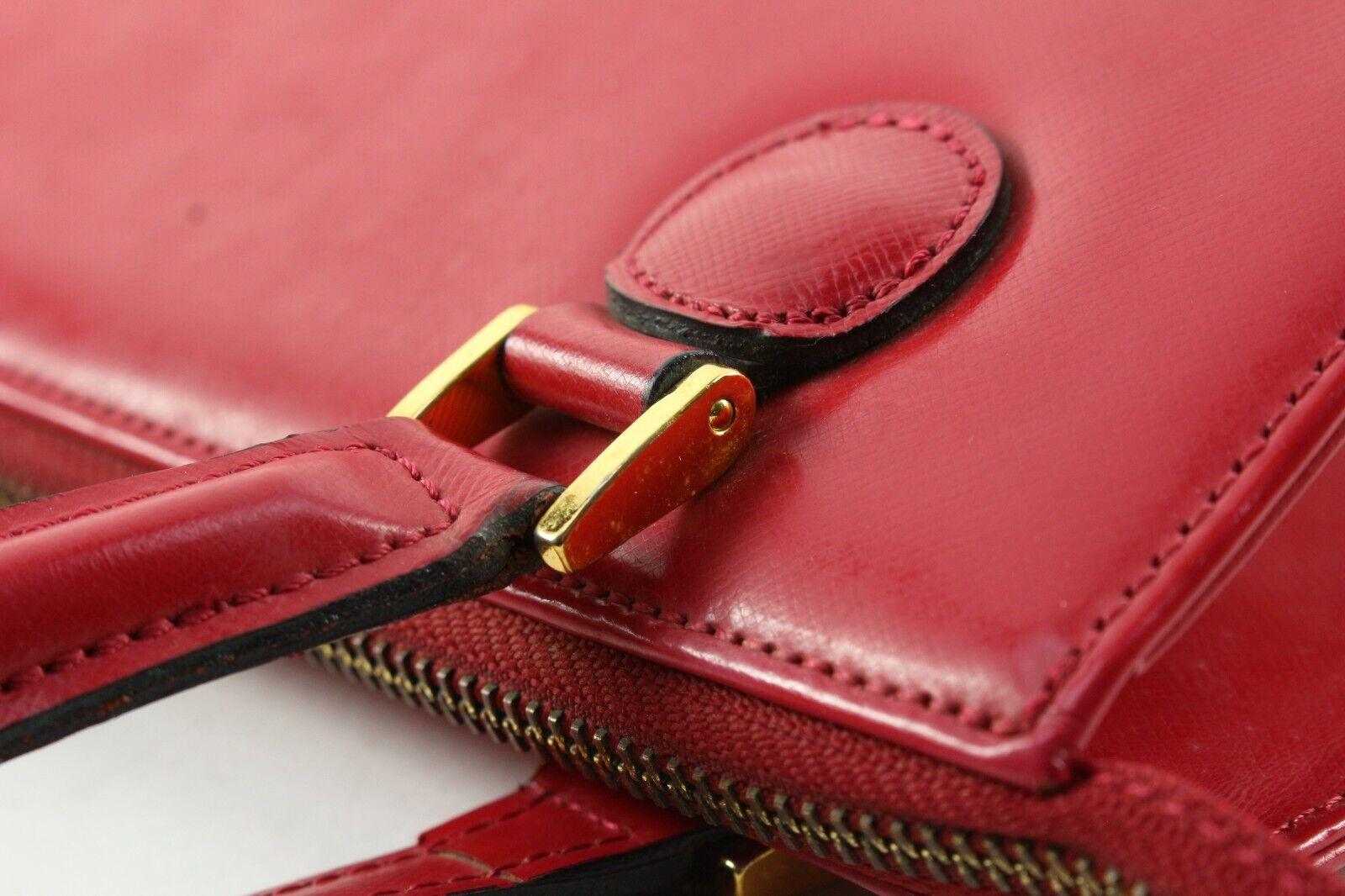 Versace Rote Leder-Tasche mit Charme 5VER1214K im Angebot 3