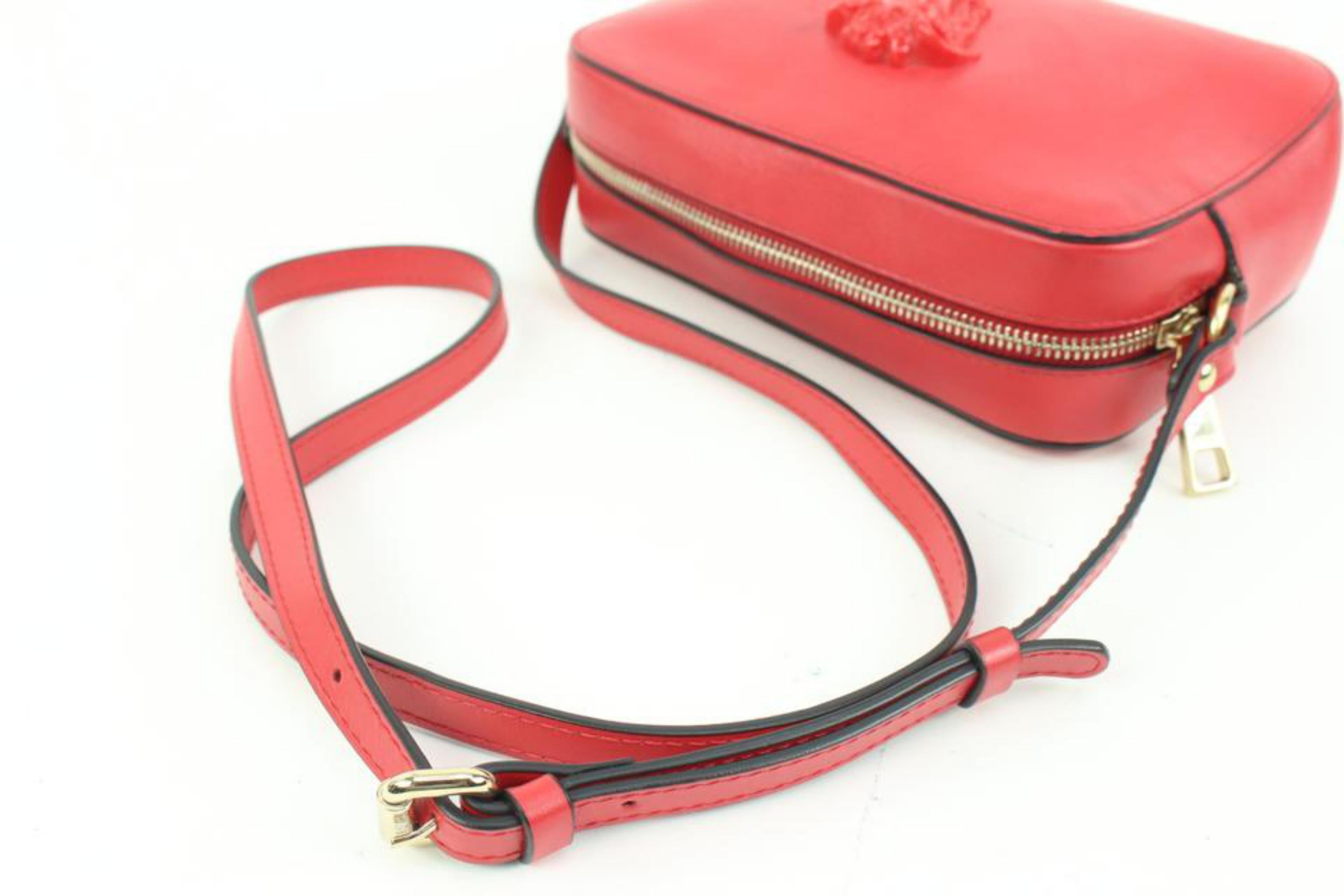 Versace Red Leather Medusa Camera Crossbody Bag 35v413s In Good Condition In Dix hills, NY