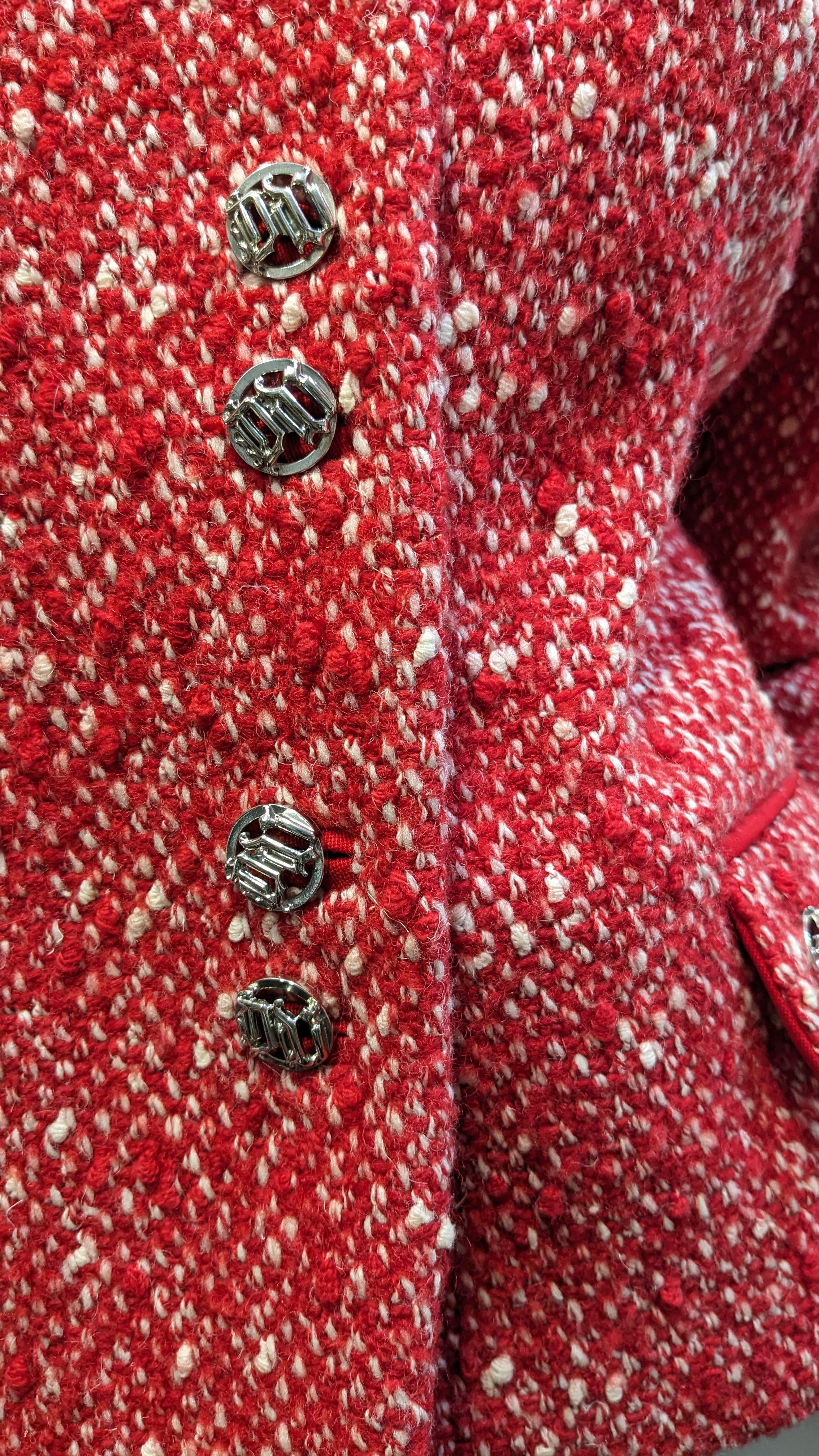 Marrone Blazer in lana con motivi di tweed rosso Versace in vendita