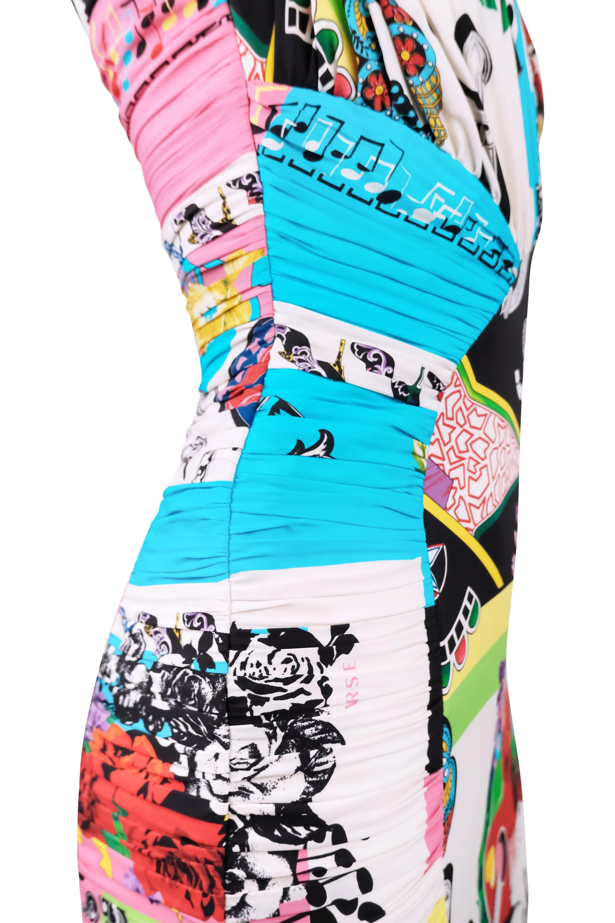 Versace Resort 2013 Vestido con estampado musical Beige