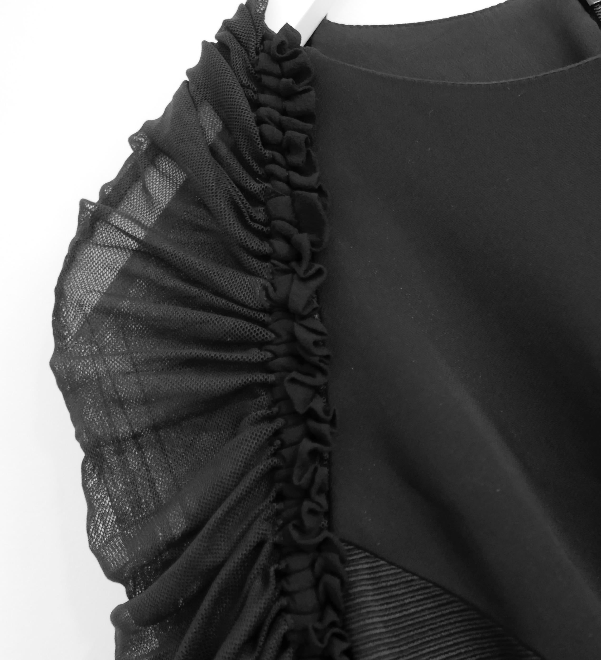 Versace Resort 2017 Schwarzes Kleid mit Tüllärmeln   Damen im Angebot
