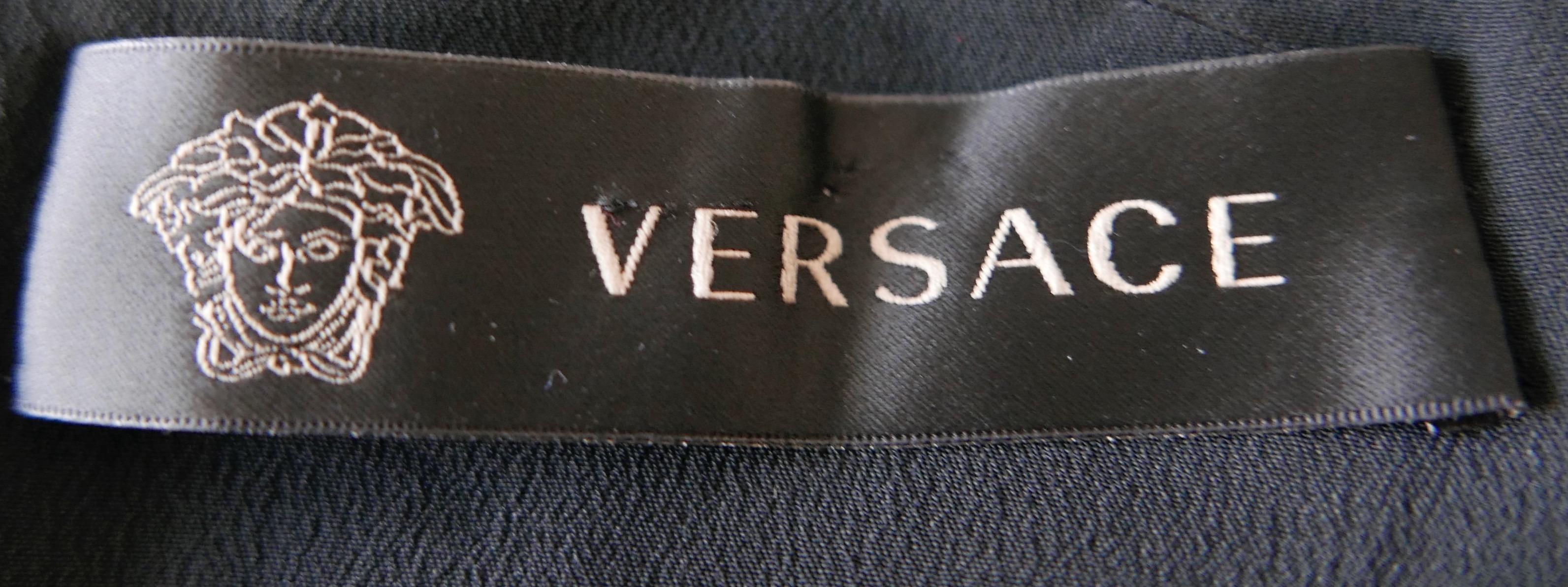 Versace Resort 2017 - Robe noire à manches en tulle   en vente 2
