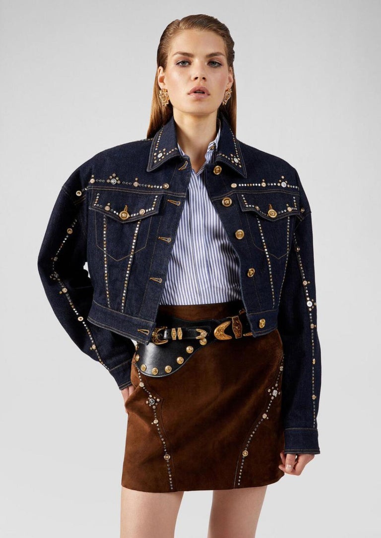 Peace of mind Otherwise use Versace Resort 2020 Studded Gianni Signature Dark Blue Denim Jean Jacket  Size 40 For Sale at 1stDibs