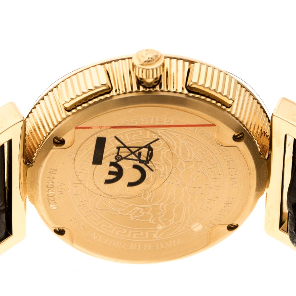 Versace Rose Gold Plated Steel A9C Chronograph Women's Wristwatch 40 mm im Zustand „Hervorragend“ in Dubai, Al Qouz 2