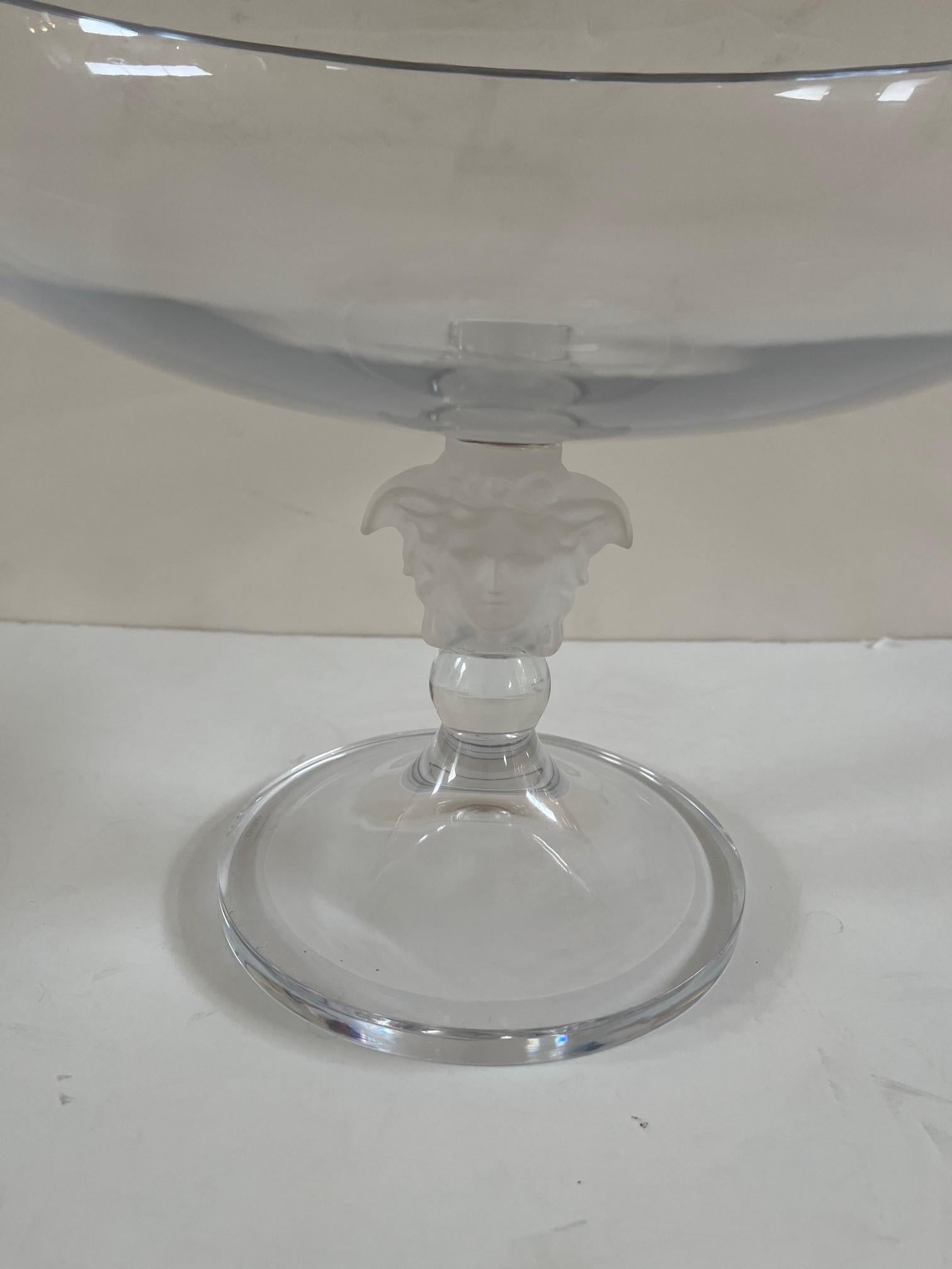 Dépoli Versace Rosenthal Crystal Lumiere Medusa Footed Bowl (bol à pied) en vente