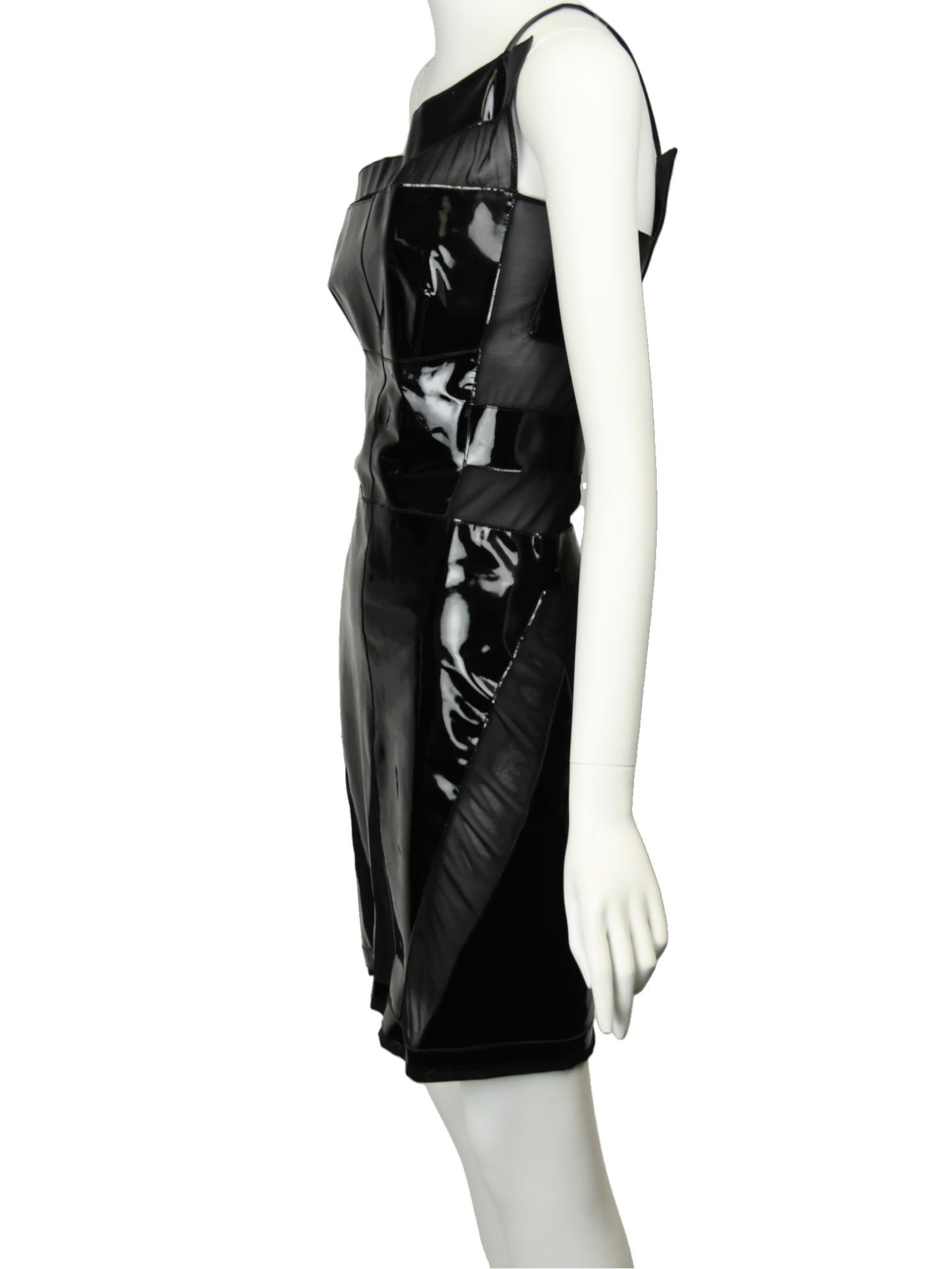 Balenciaga Runway 2006 B Runway 2006 Black Patent Asymmetrical Dress  Taille 4 US Bon état - En vente à West Hartford, CT