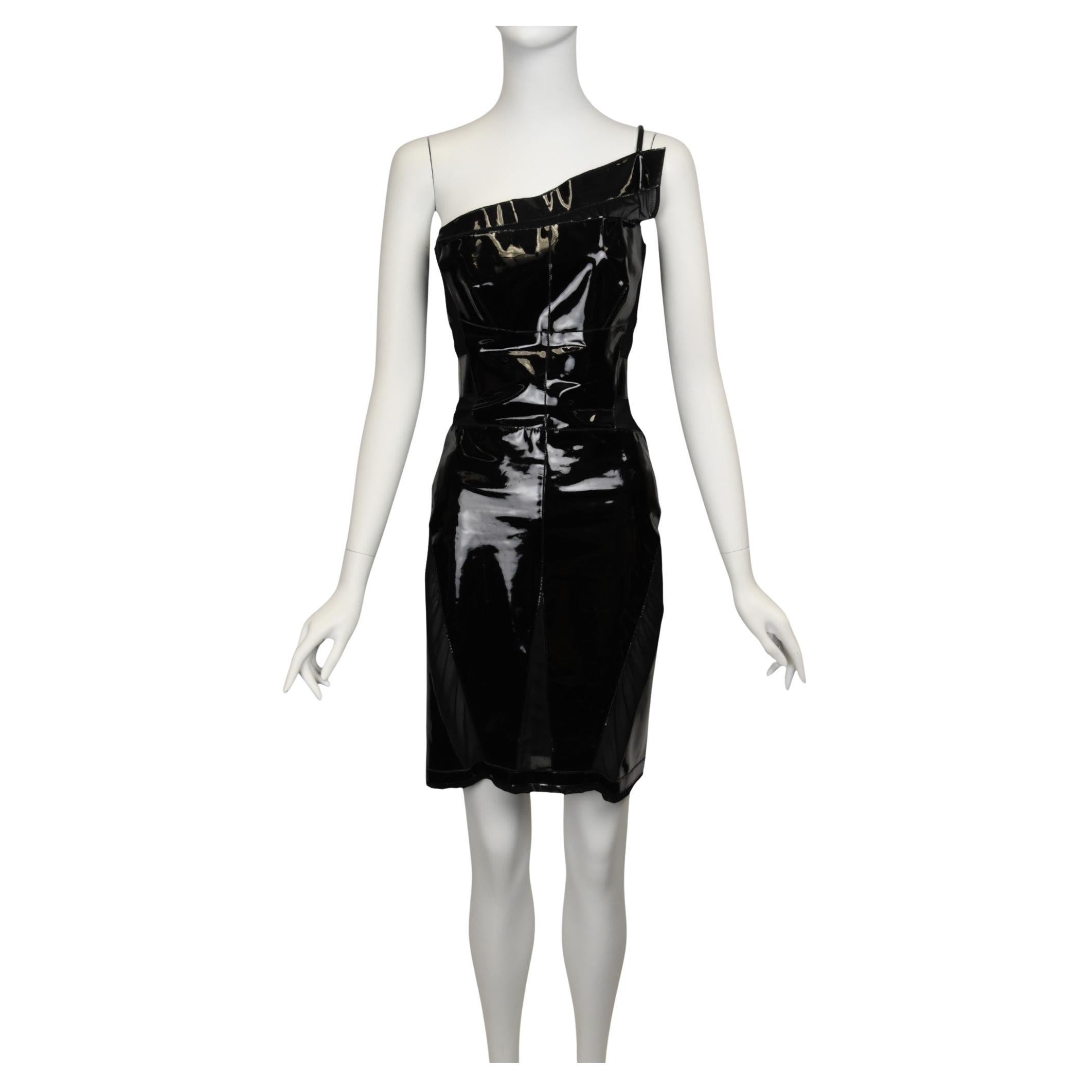 Balenciaga Runway 2006 B Runway 2006 Black Patent Asymmetrical Dress  Taille 4 US en vente