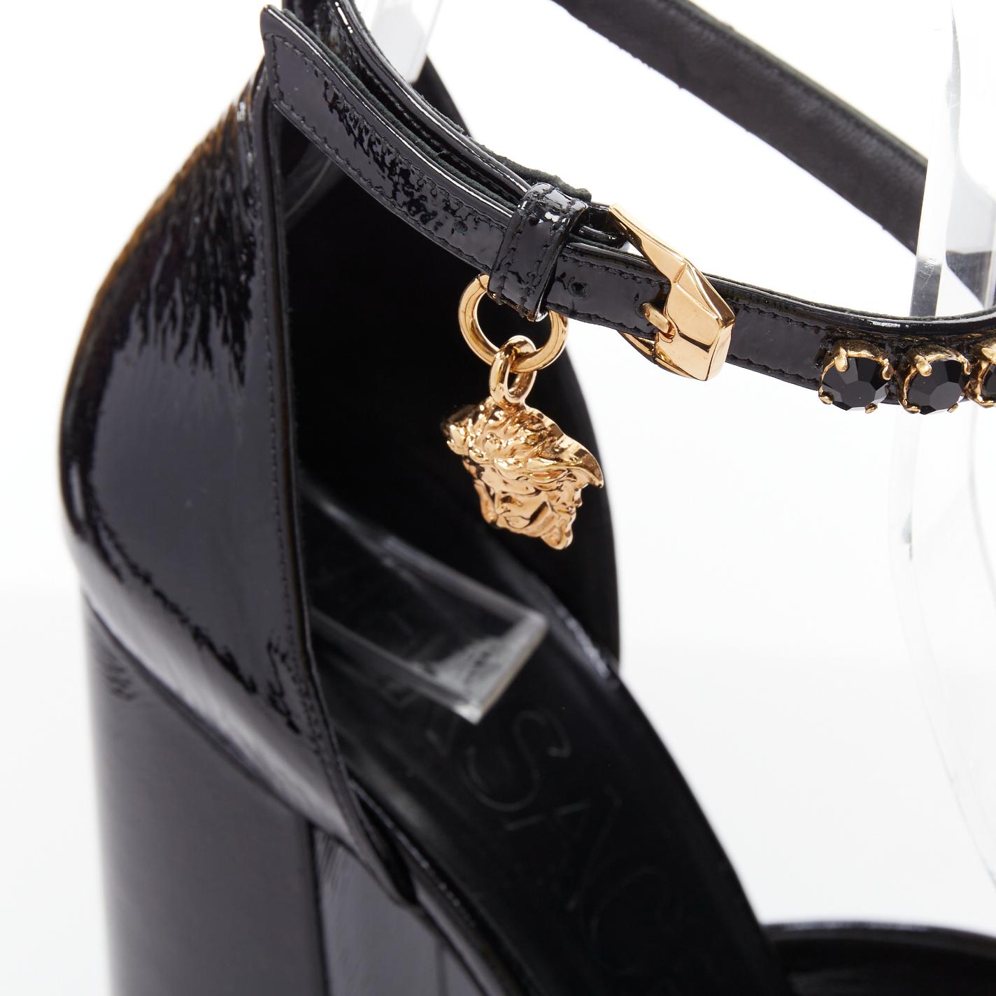 Versace Runway Aevitas 155 nero vernice oro cristallo Medusa piattaforma EU38.5 in vendita 3