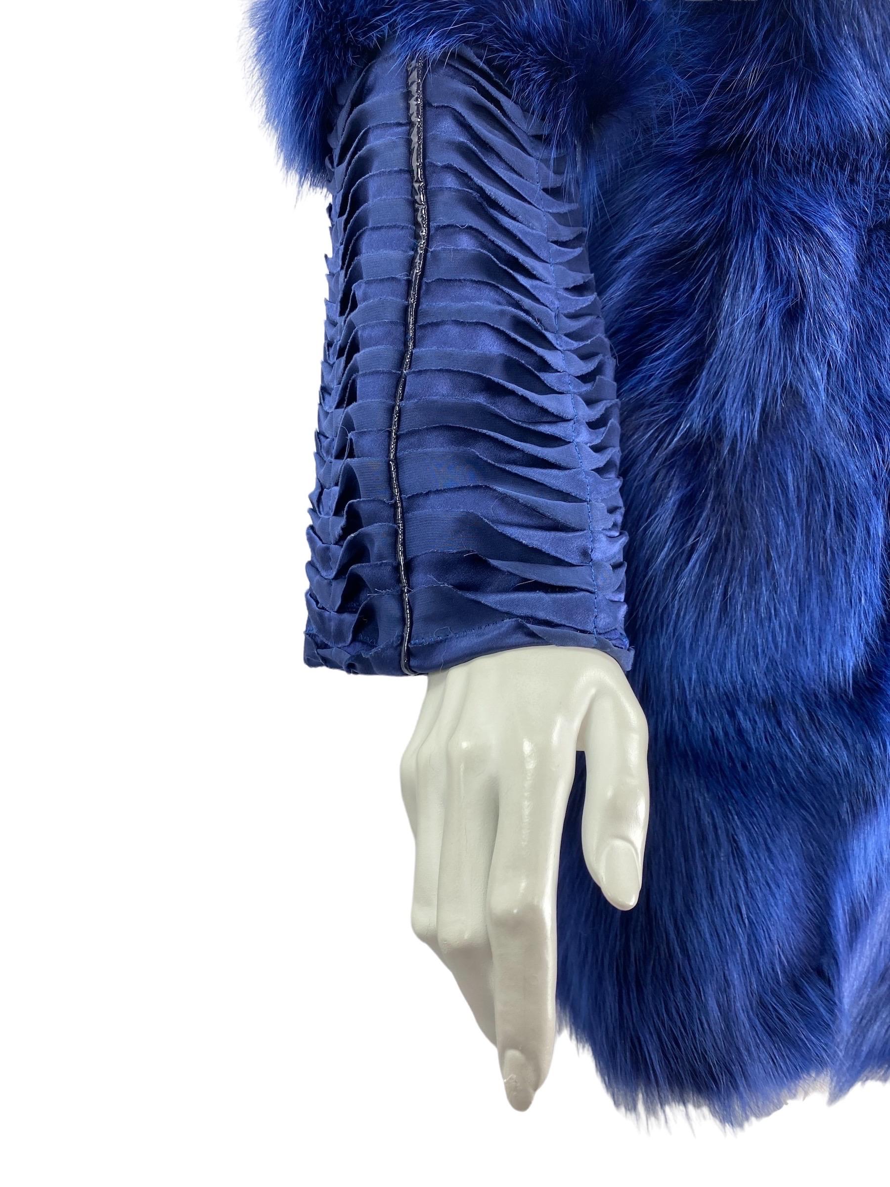 Versace Runway Blue Fox Fur Silk Coat Jacket with Belt Italian 40 For Sale 4