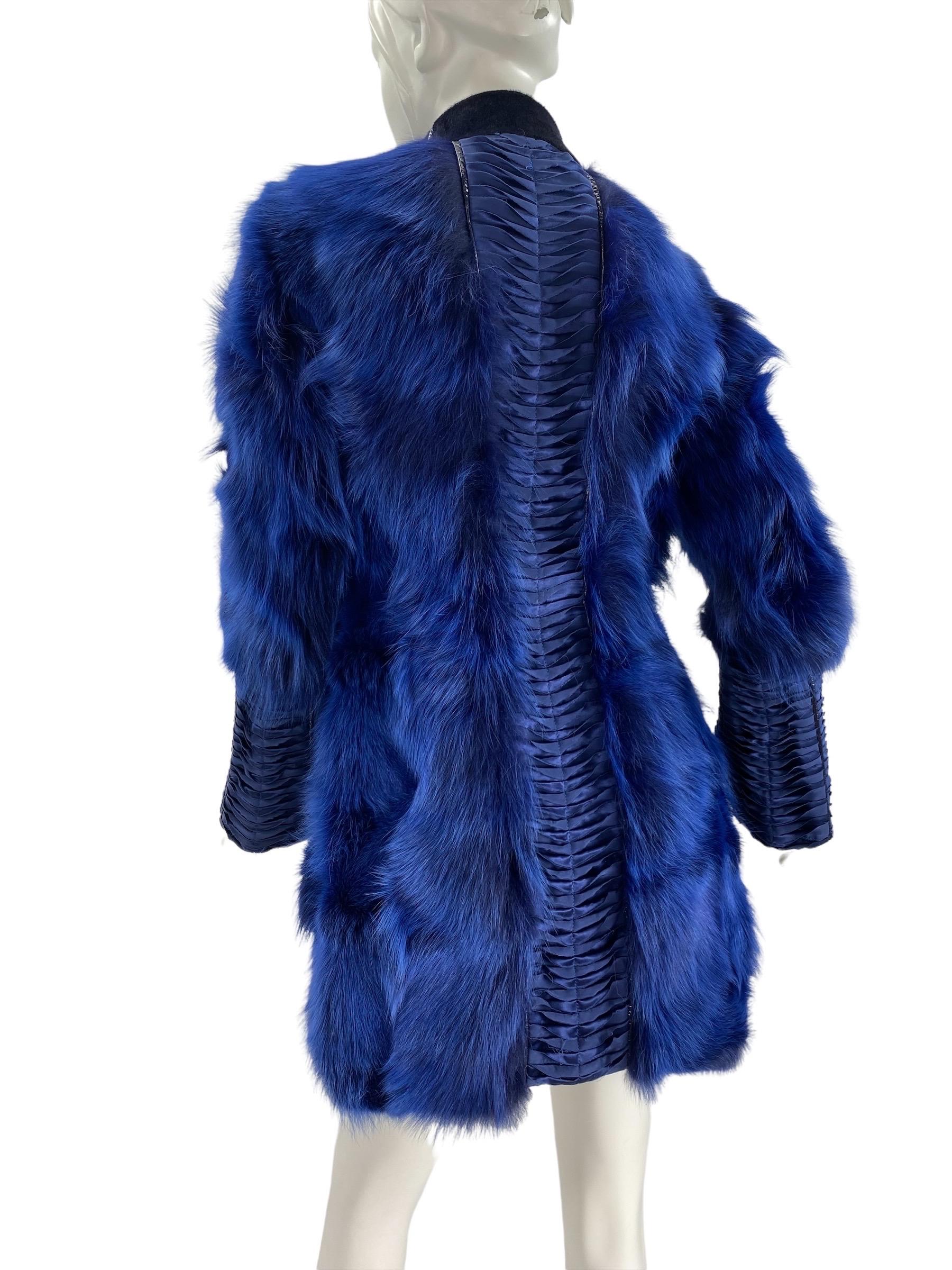 Versace Runway Blue Fox Fur Silk Coat Jacket with Belt Italian 40 For Sale 2
