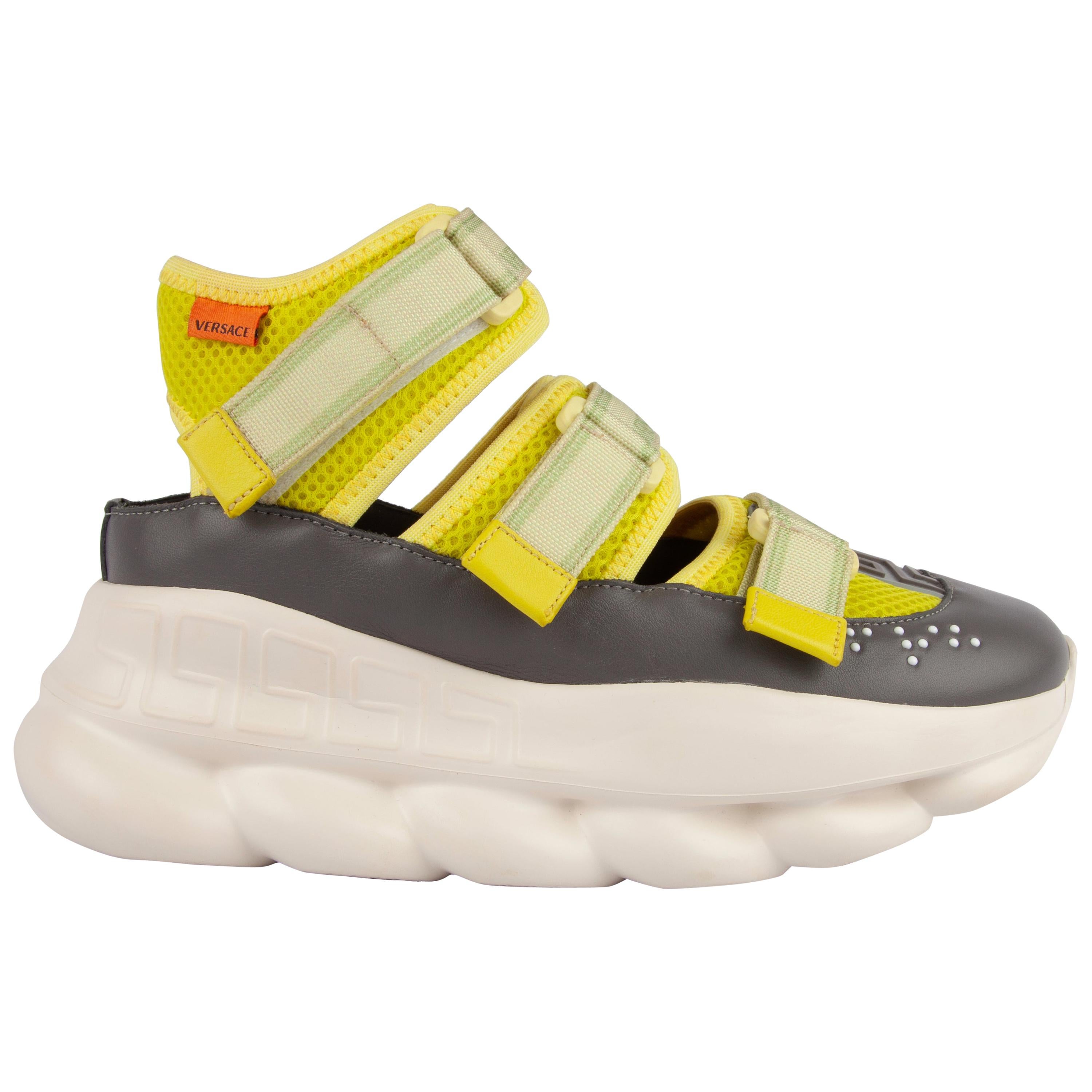 Versace Runway - Baskets à découpes avec chaîne réaction Velcro vert citron, taille 36