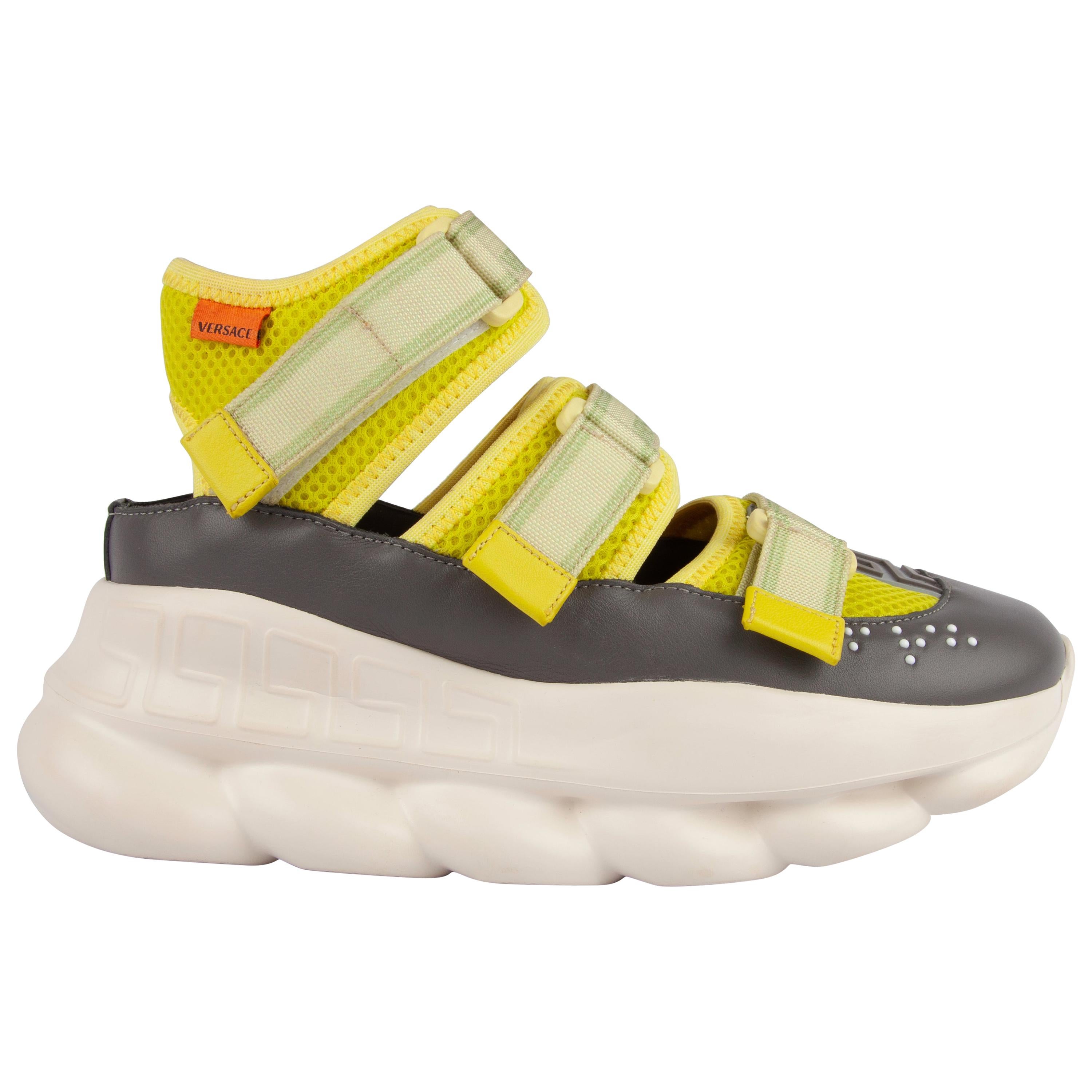 Versace Runway - Baskets à découpes avec chaîne réaction Velcro vert citron, taille 36,5