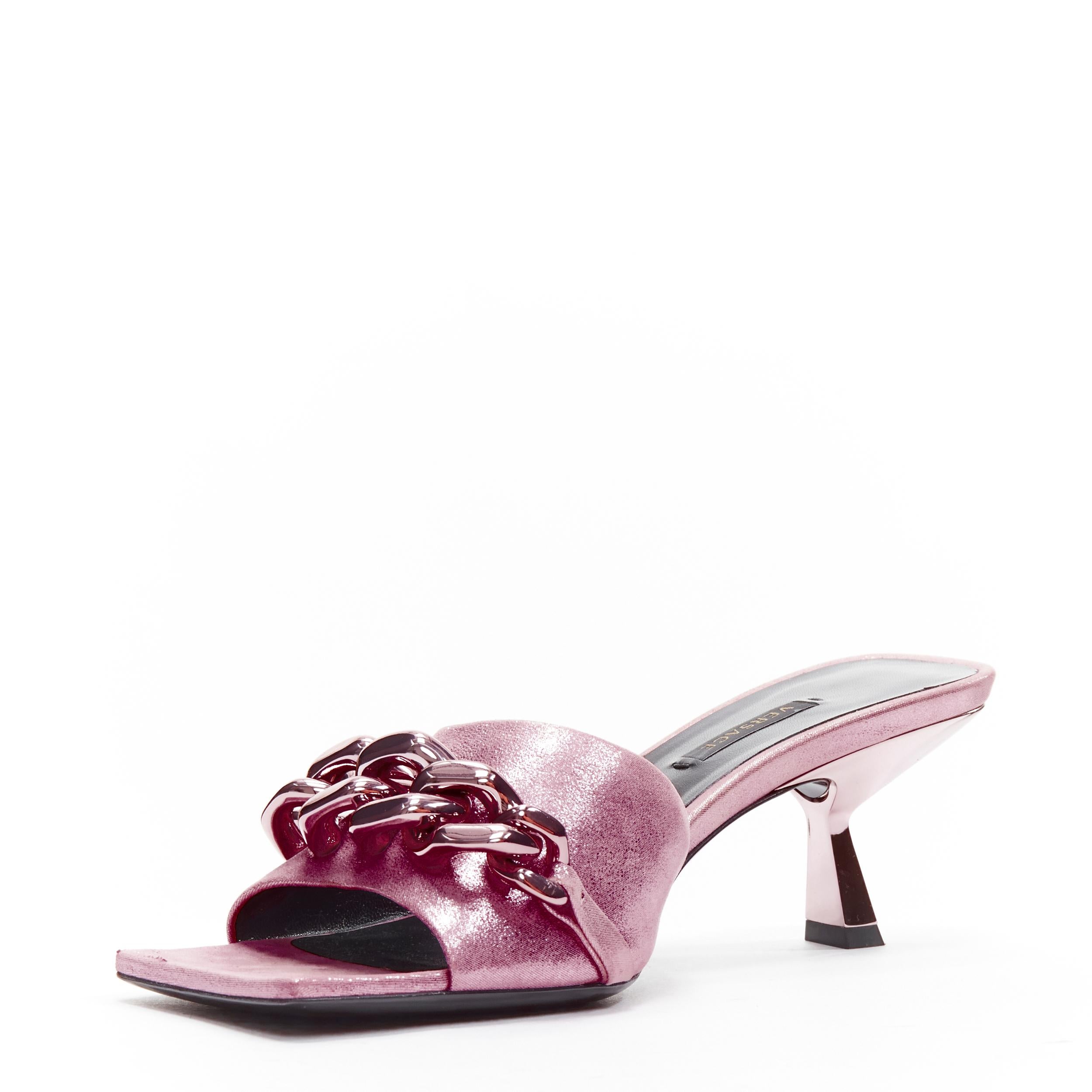 Versace Runway rose chunky chain metallic kitten comma heel sandales EU38 Pour femmes en vente