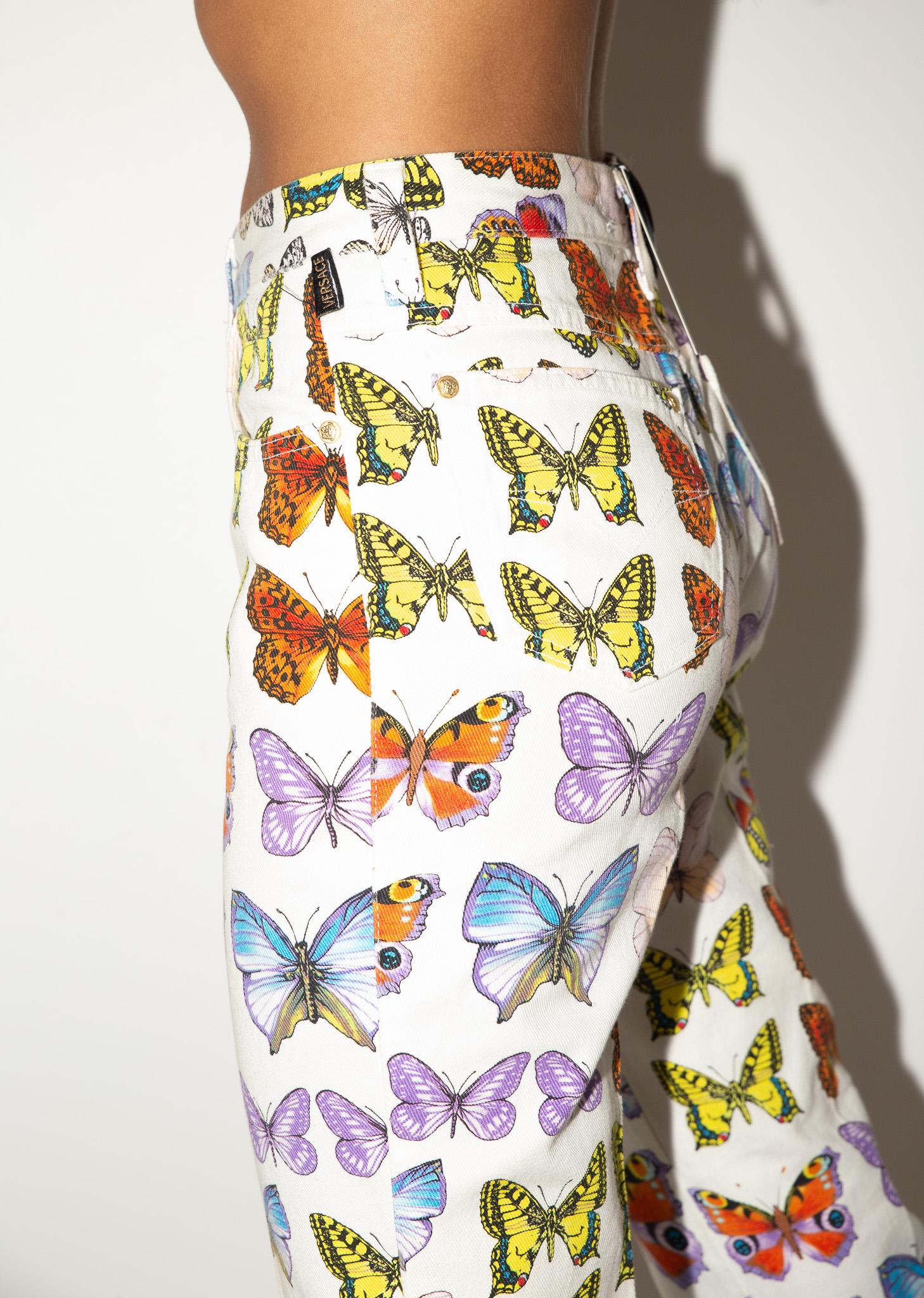 De las mujeres Vaqueros Versace S/S 1995 Iconic Rainbow Butterfly Print en venta