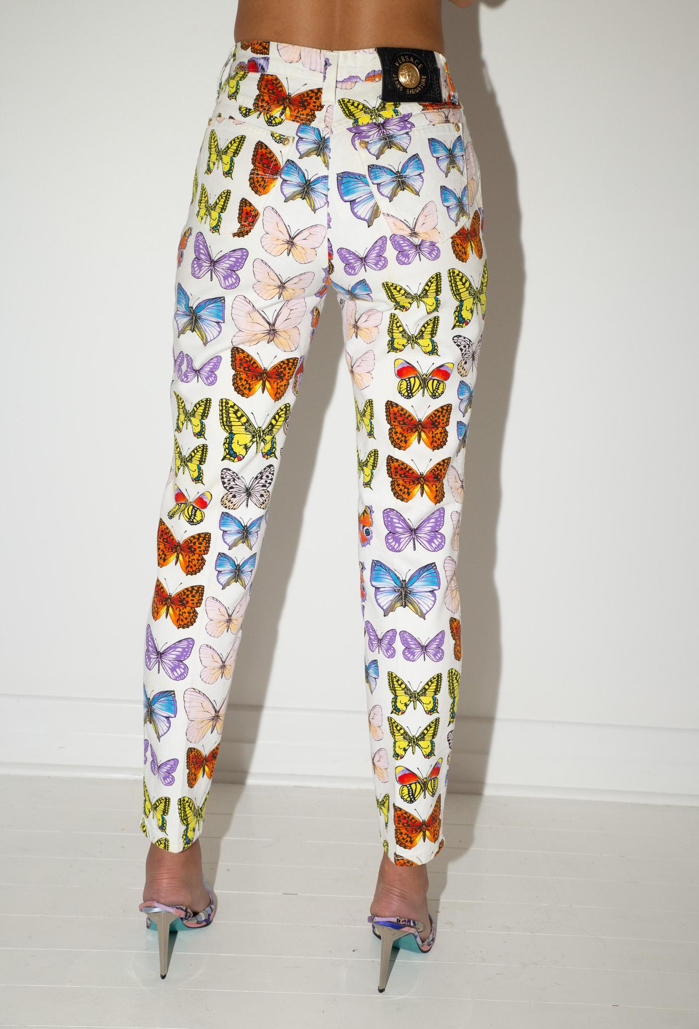 Vaqueros Versace S/S 1995 Iconic Rainbow Butterfly Print en venta 1