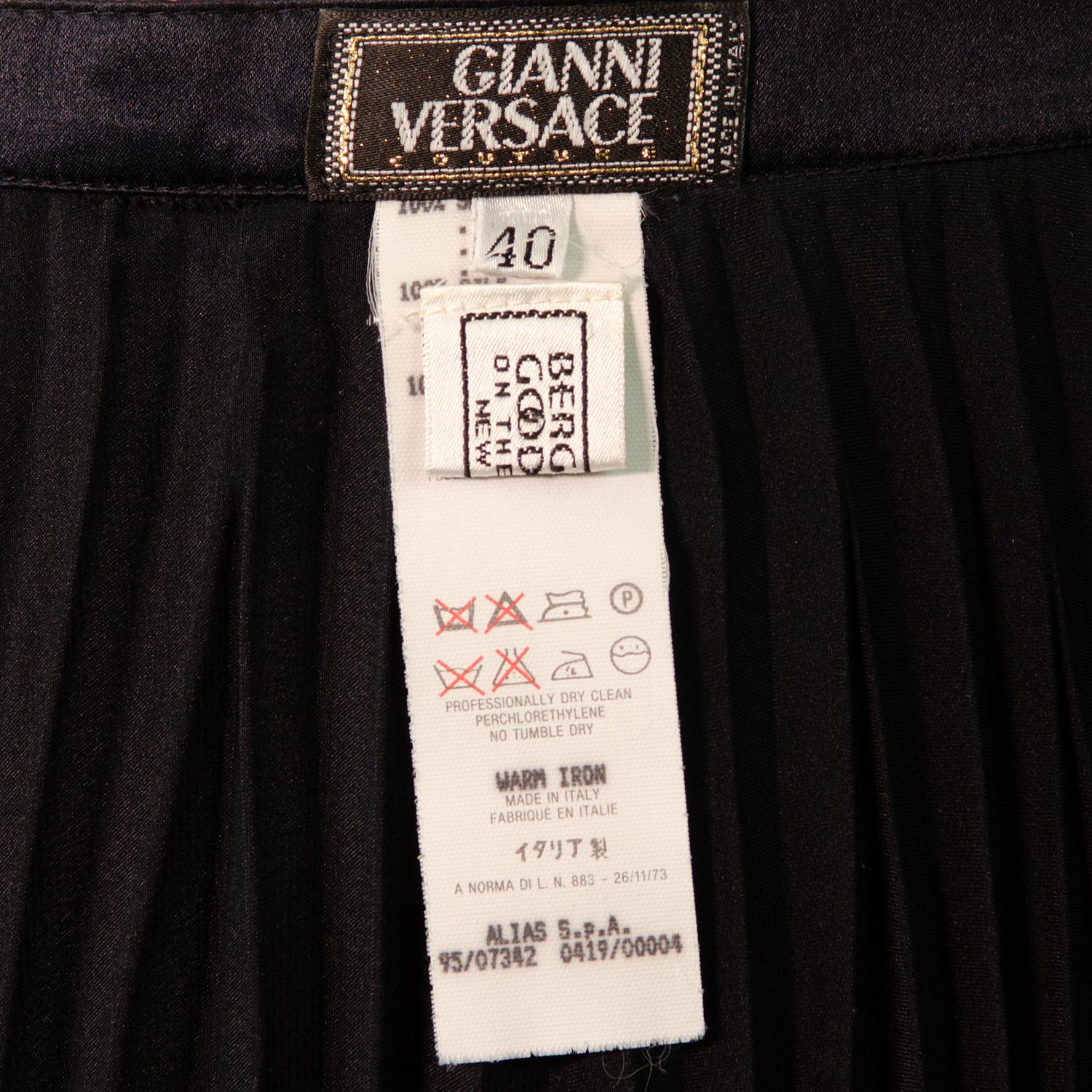 VERSACE S/S 1995 Vintage Runway Pleated Silk Mini Skirt  For Sale 1